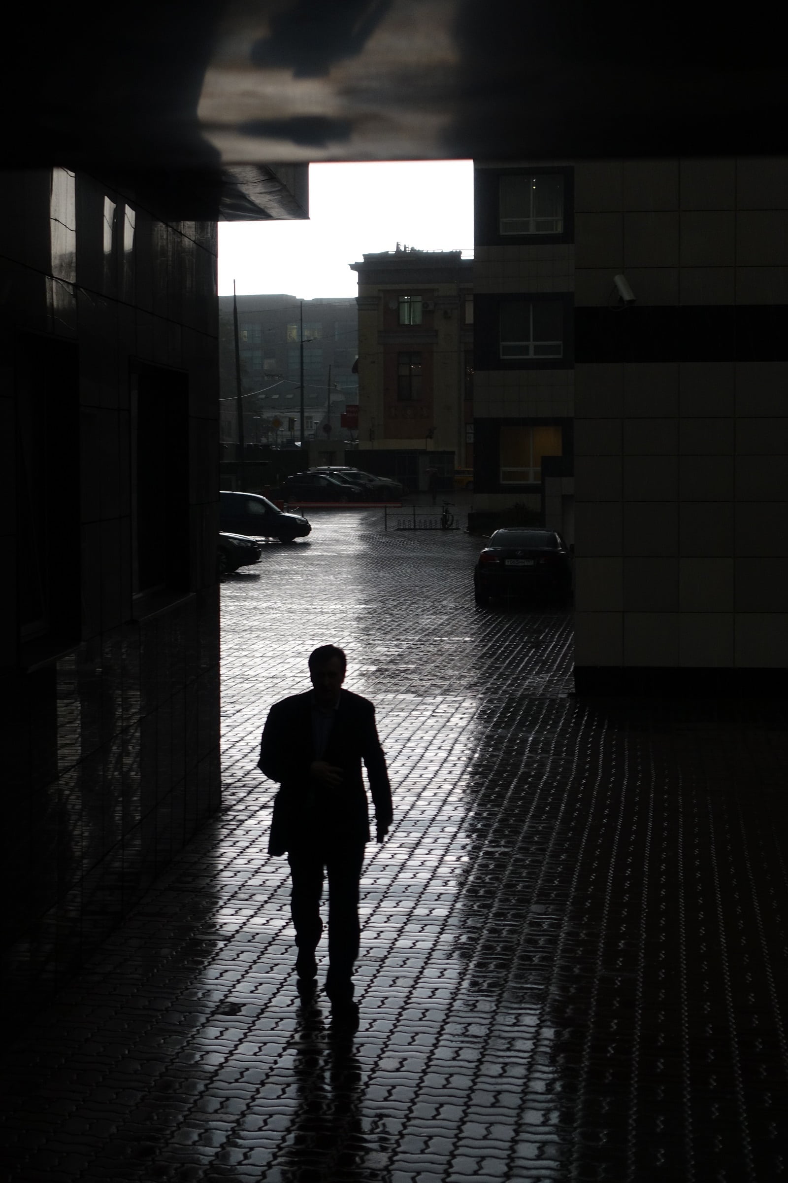 1080P, building, full length, architecture, suit, transportation, street, outdoors, rear view, walking, standing, building exterior, lifestyles, silhouette, Phone HD Wallpaper