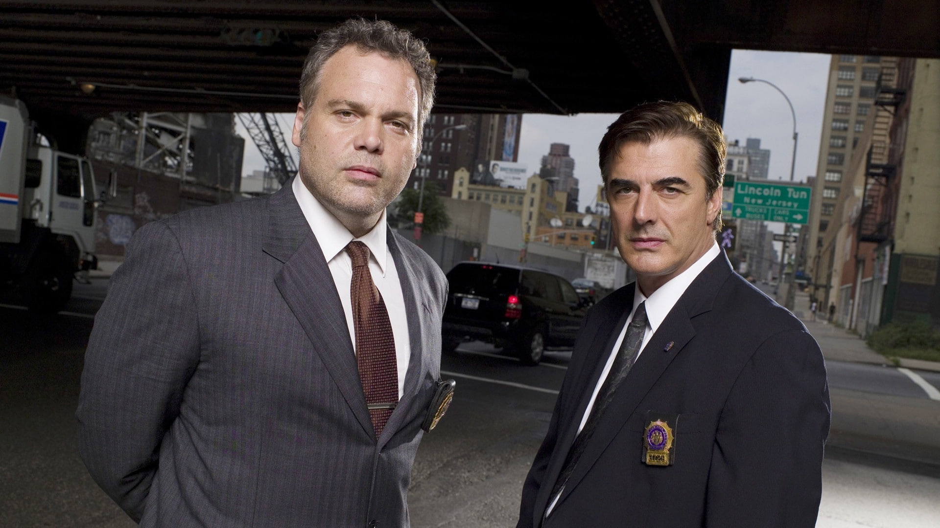 men, suit, confidence, portrait, uniform, adult, coworker, vincent donofrio, mature men, indoors, occupation, Movies, standing, formalwear, well-dressed, HD Wallpaper