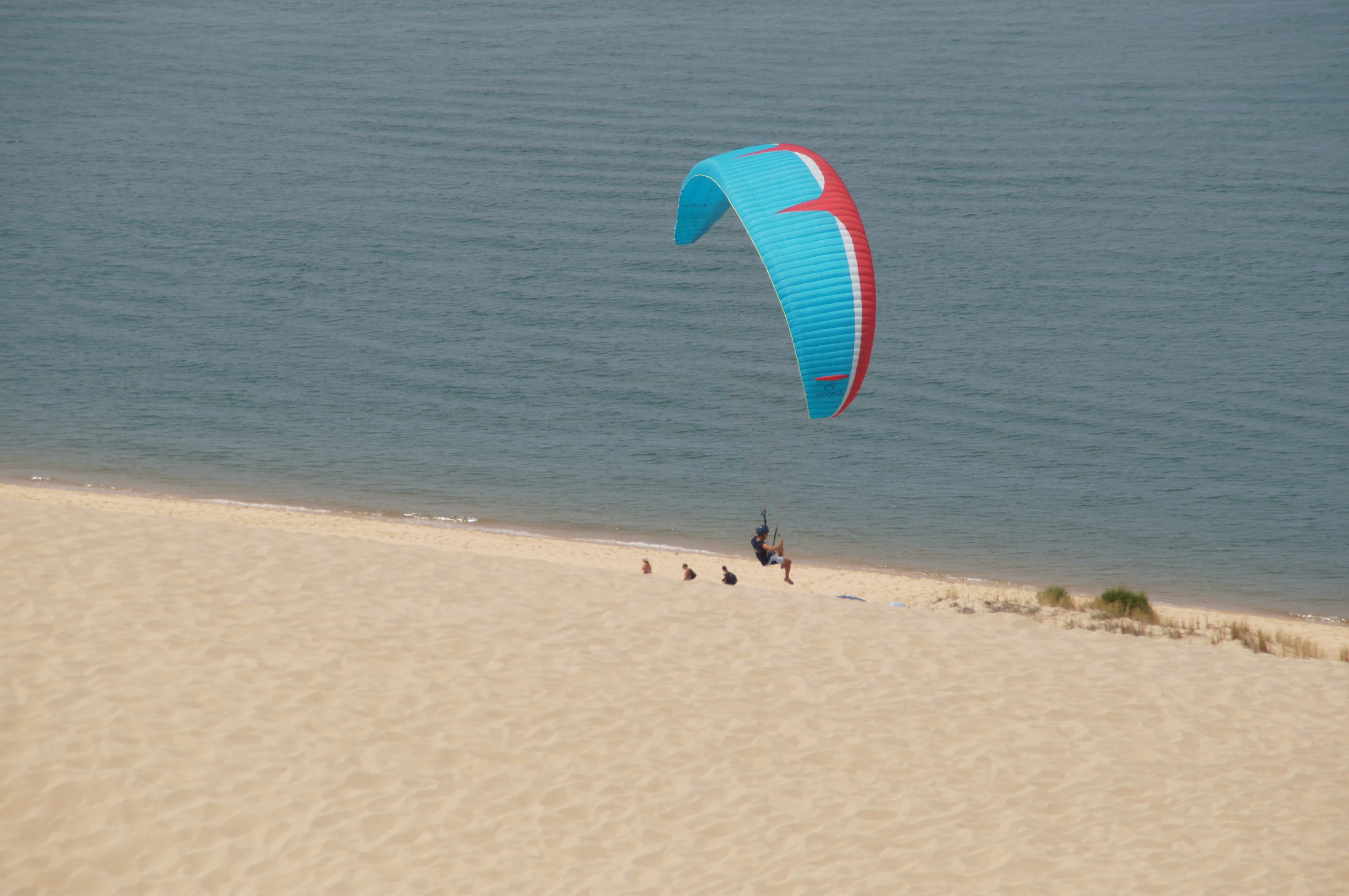 outdoors, sea, kitesurfing, grande, water, arcachon, fly, dom, lifestyles, atlantic coast, mid-air, atlantic, dune pyla you, sand, extreme sports, real people, HD Wallpaper