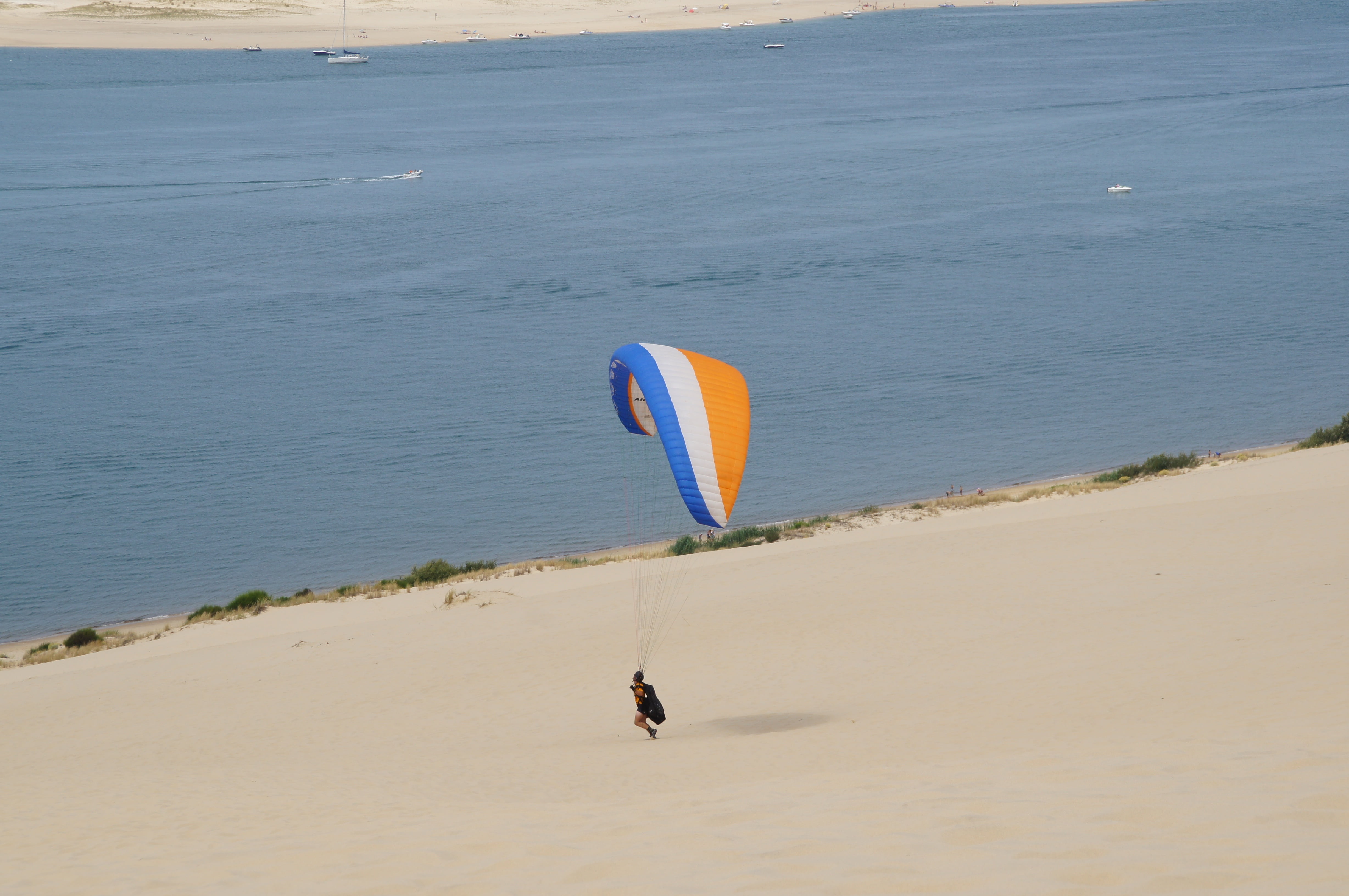 nature, parasailing, sea, dune, beach, grande, atlantic, adventure, flying, 4K, you, parachute, paraglider, mountain, one person, sky, pilat, land, france, HD Wallpaper