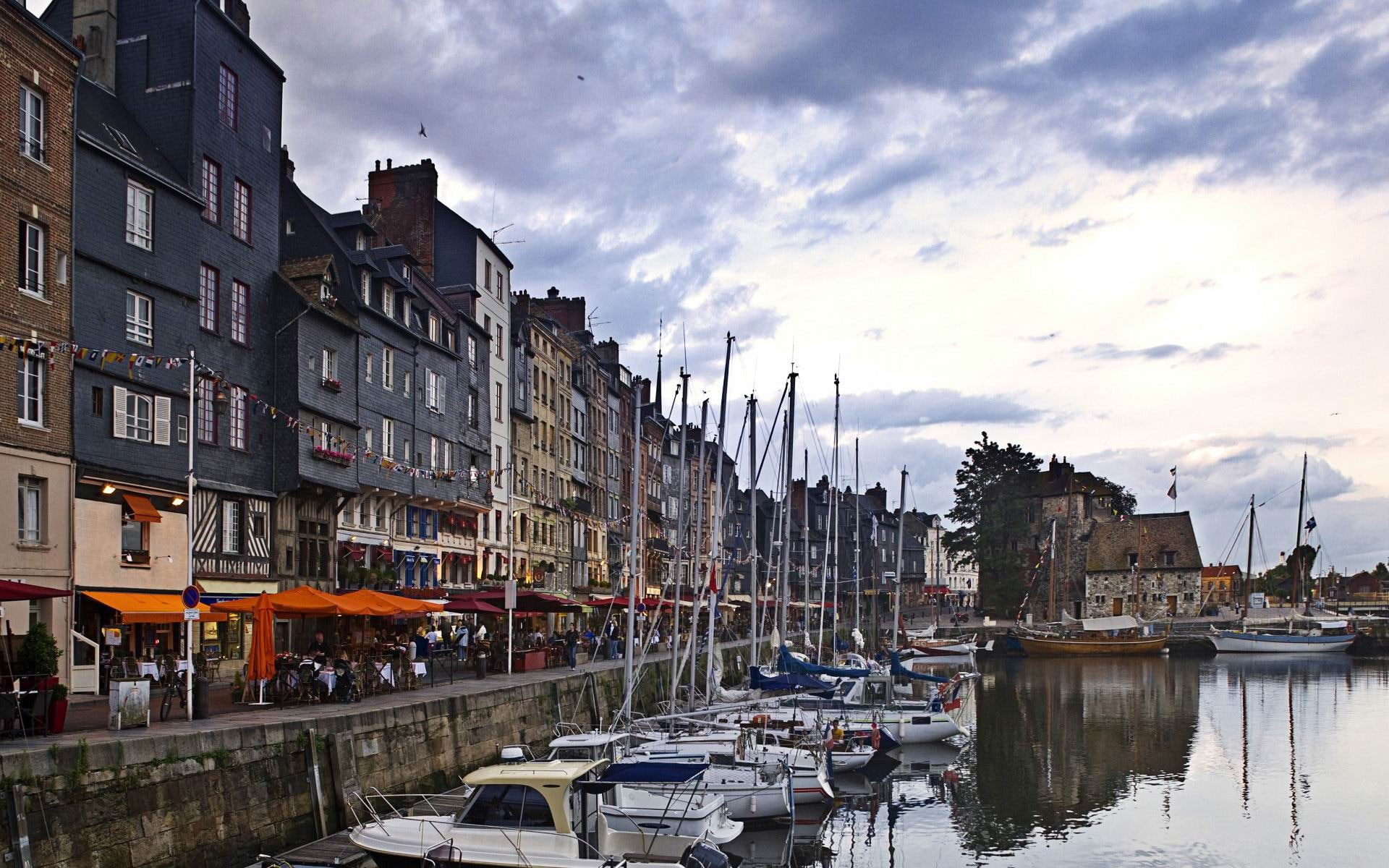 residential district, built structure, city, yacht, nautical vessel, nature, lot, moored, transportation, architecture, building, vieux, water, HD Wallpaper