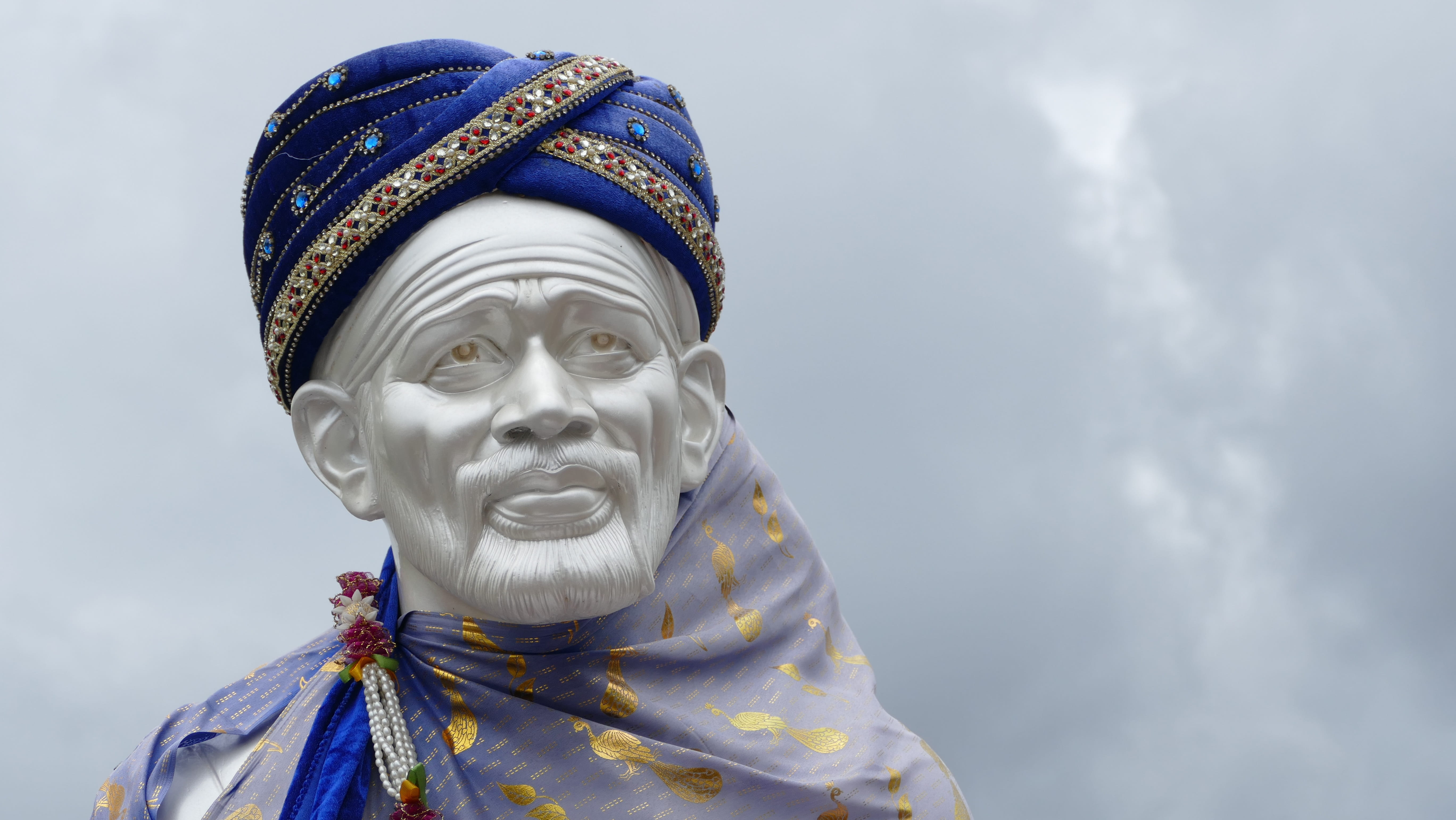 no people, statue, spirituality, place of pilgrimage, human representation, sculpture, low angle view, ganga talao, sky, male likeness, religion, crater lake, HD Wallpaper