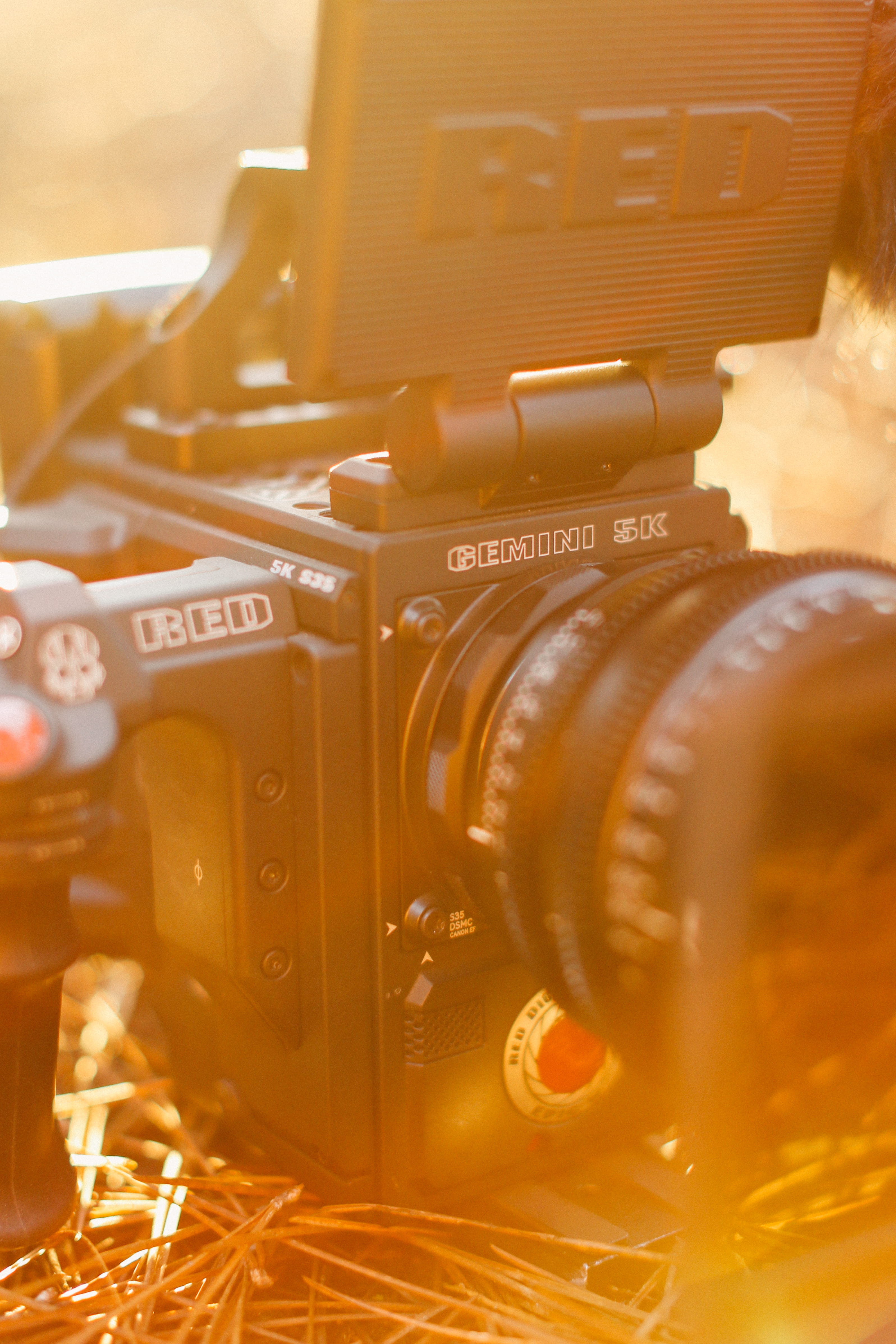 camera, arts culture and entertainment, indoors, communication, nostalgia, radio, still life, machine, number, dslr, strap, digital camera, dollyfilms, Phone HD Wallpaper
