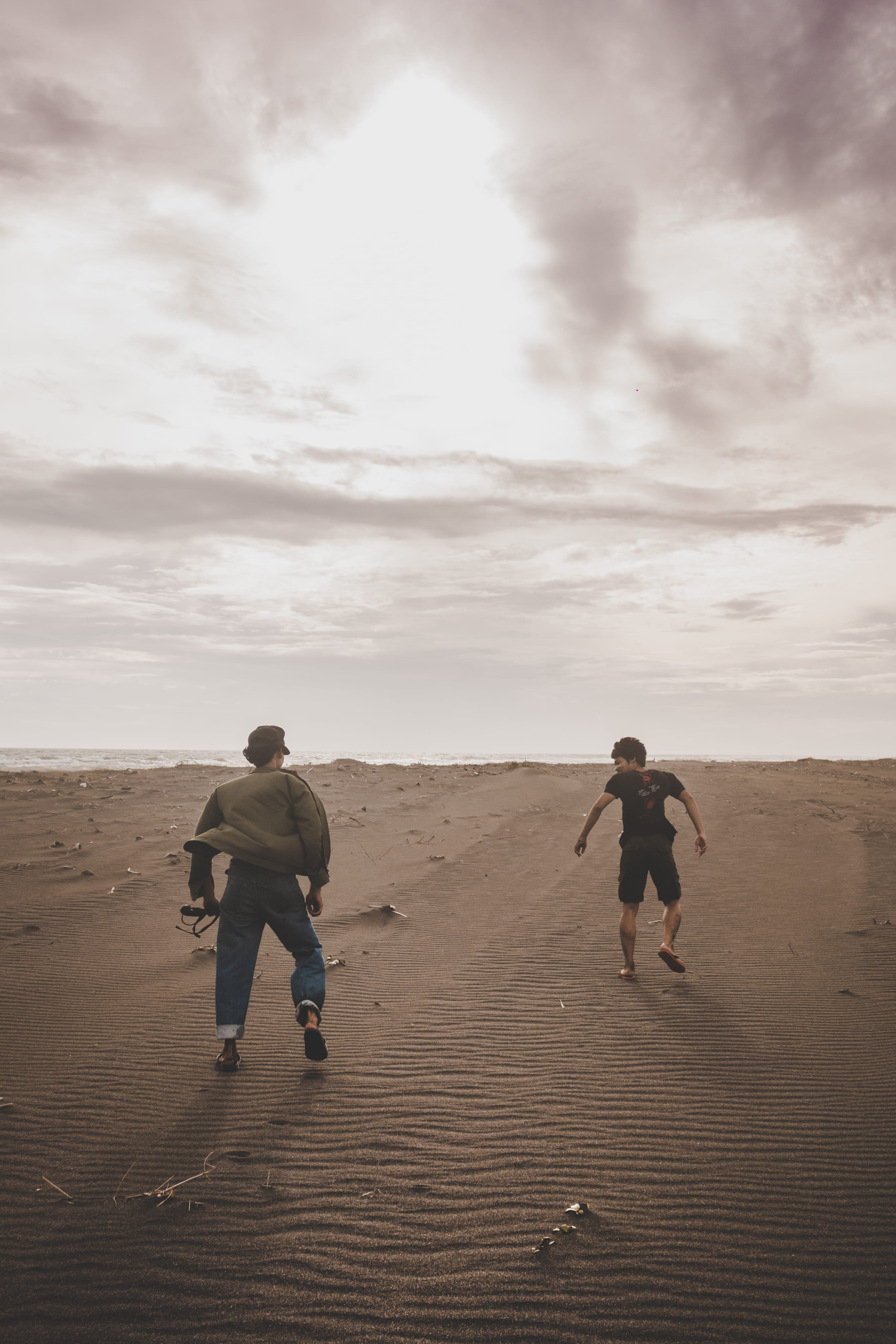 leisure activity, tasikmalaya, males, lightroom, moody, child, tasik, sky, land, men, folk, cloud - sky, windy, bandung, 4K, subtle, sand, warm, full length, Phone HD Wallpaper