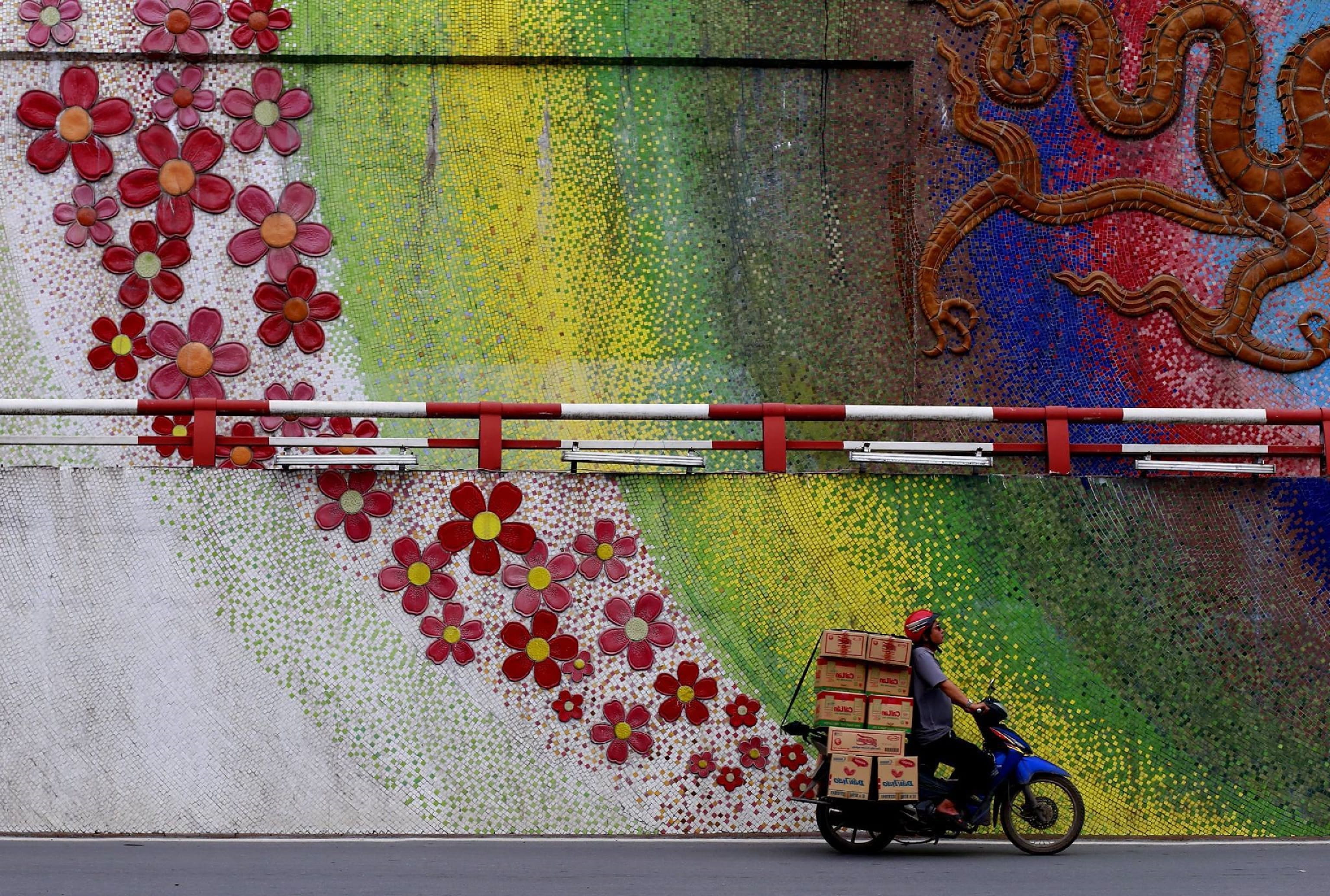 architecture, decoration, 2K, no people, building exterior, art and craft, nice, hanoi city, person, creativity, road, built structure, mural, outdoors, HD Wallpaper