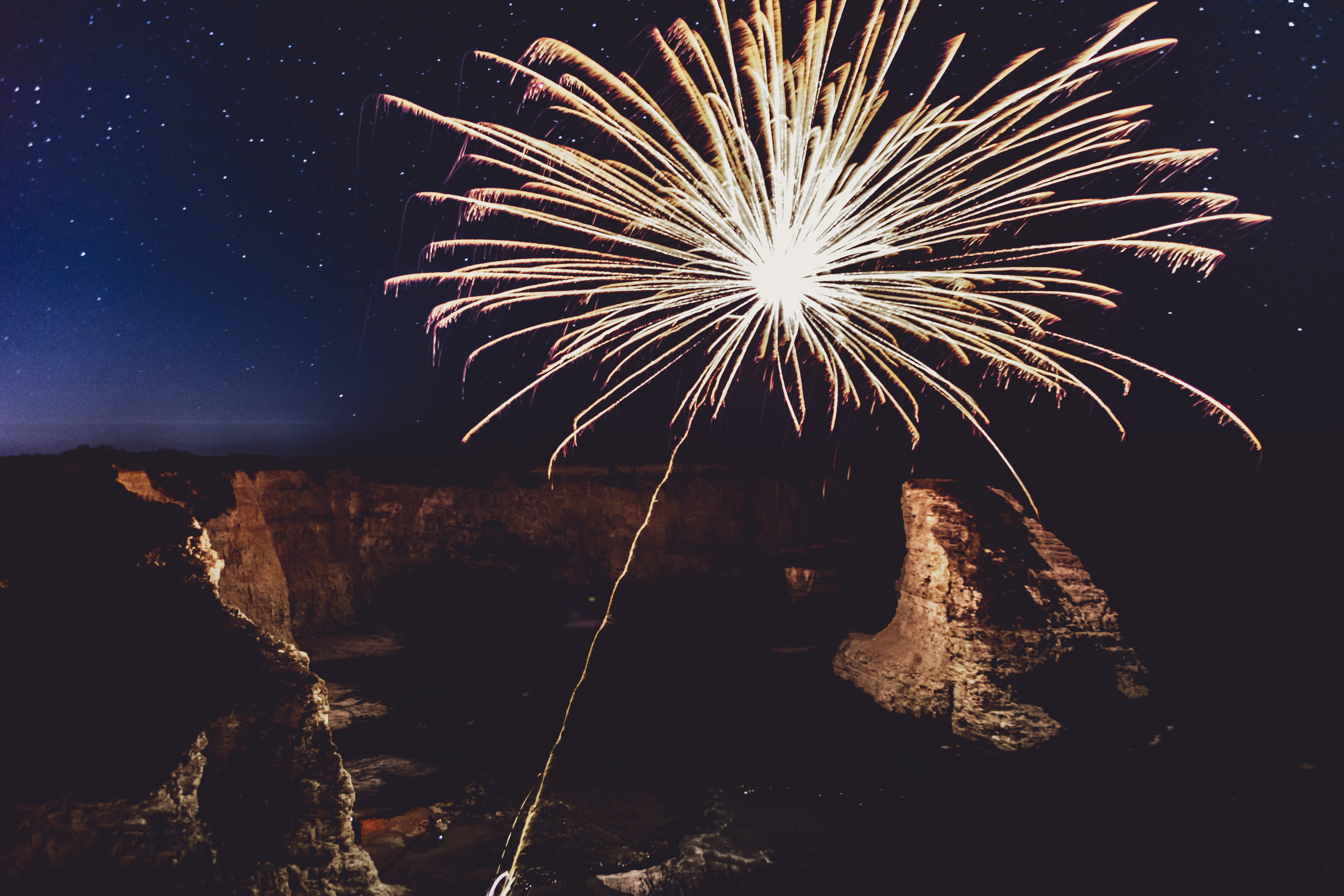 traditional Festival, cliff, coast, holiday, dark, night, fire - Natural Phenomenon, july, cove, rock, exploding, vibrant Color, pacific, davenport, near, HD Wallpaper