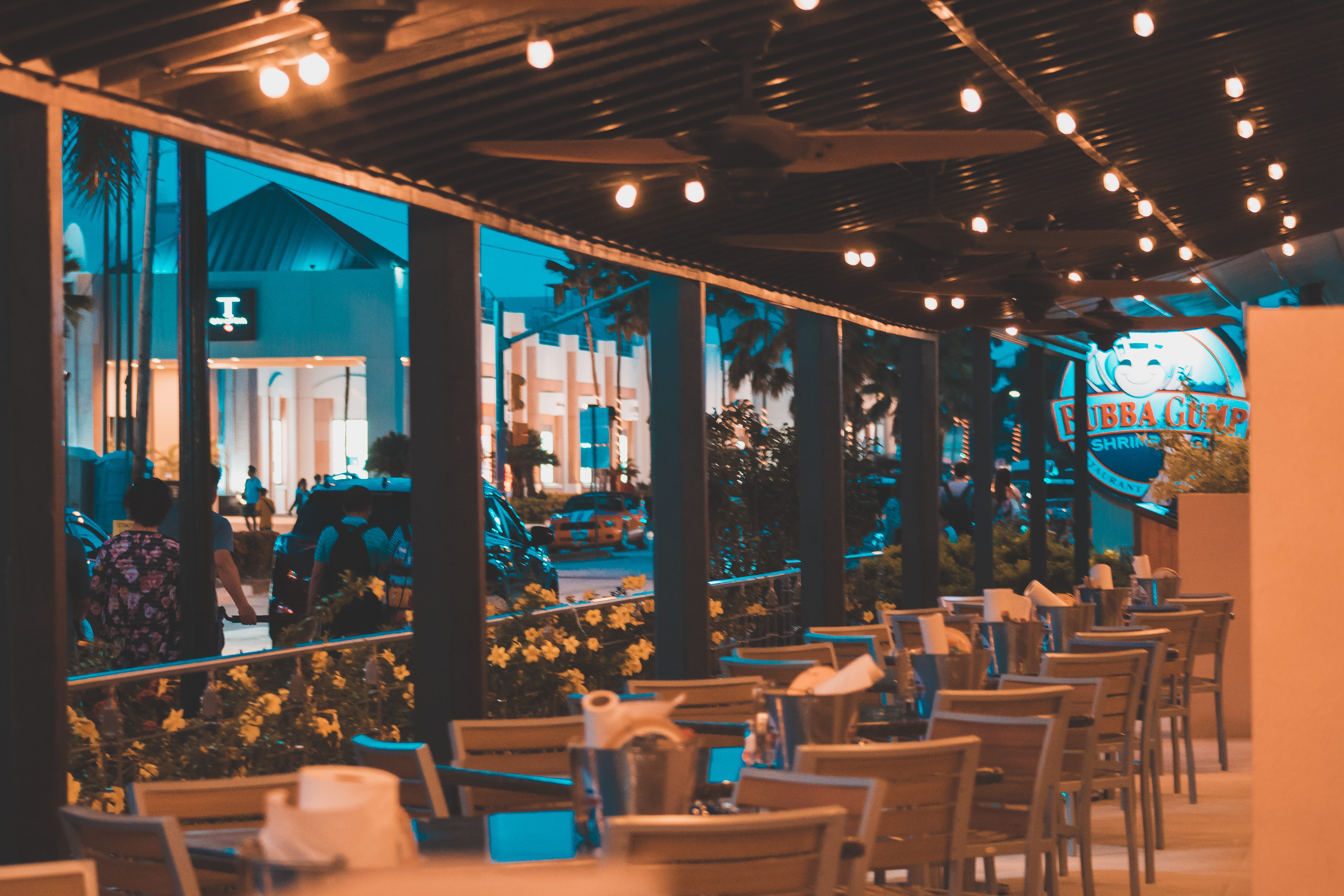 downtown, food and drink, indoors, bubba gump shrimp co., architecture, city, cafe, absence, no people, tables, lighting equipment, built structure, northern mariana islands, HD Wallpaper