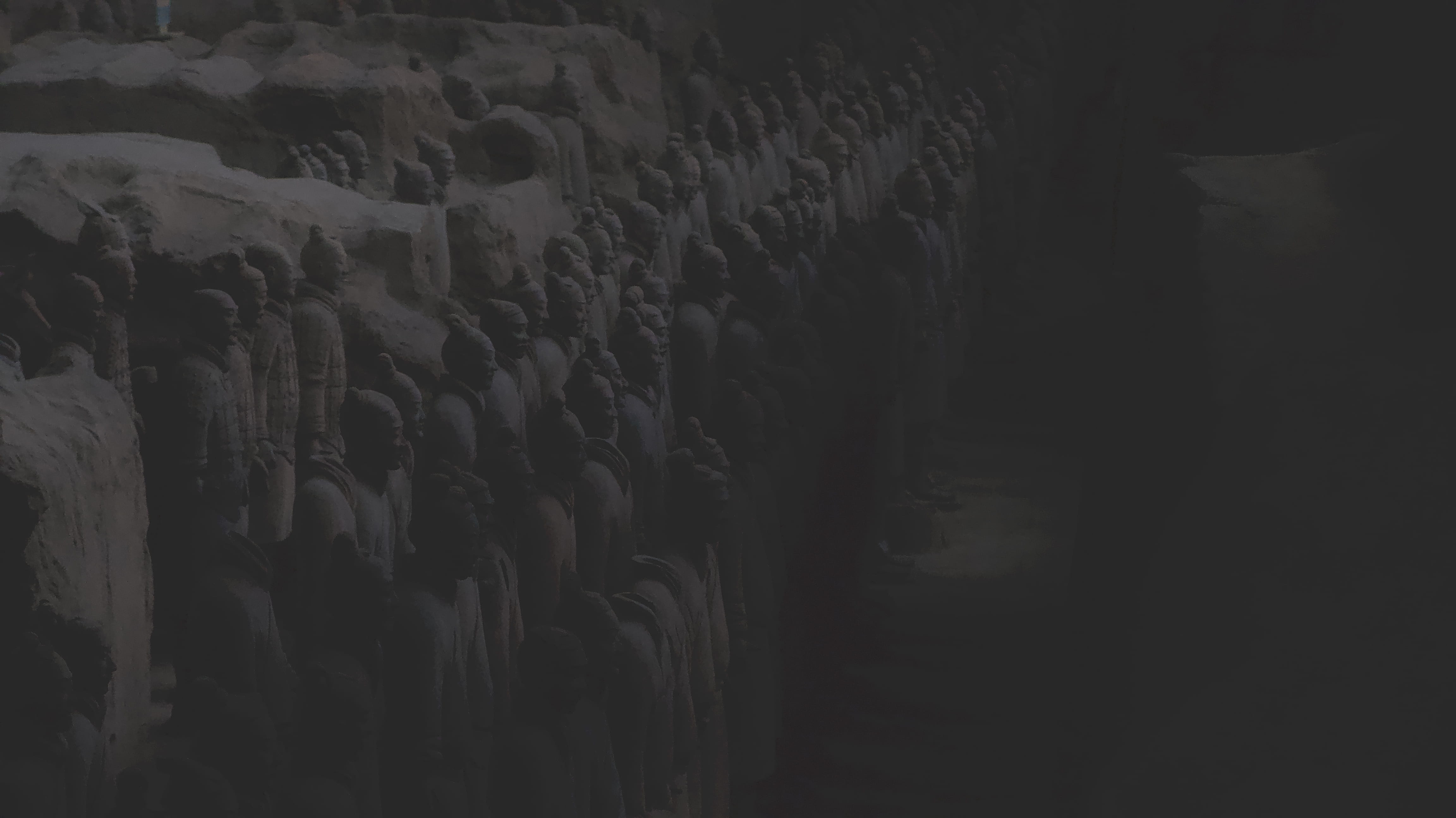 full frame, army, emperor qinshihuangs mausoleum site museum, china, arts culture and entertainment, in a row, dark, abundance, no people, indoors, orient, HD Wallpaper