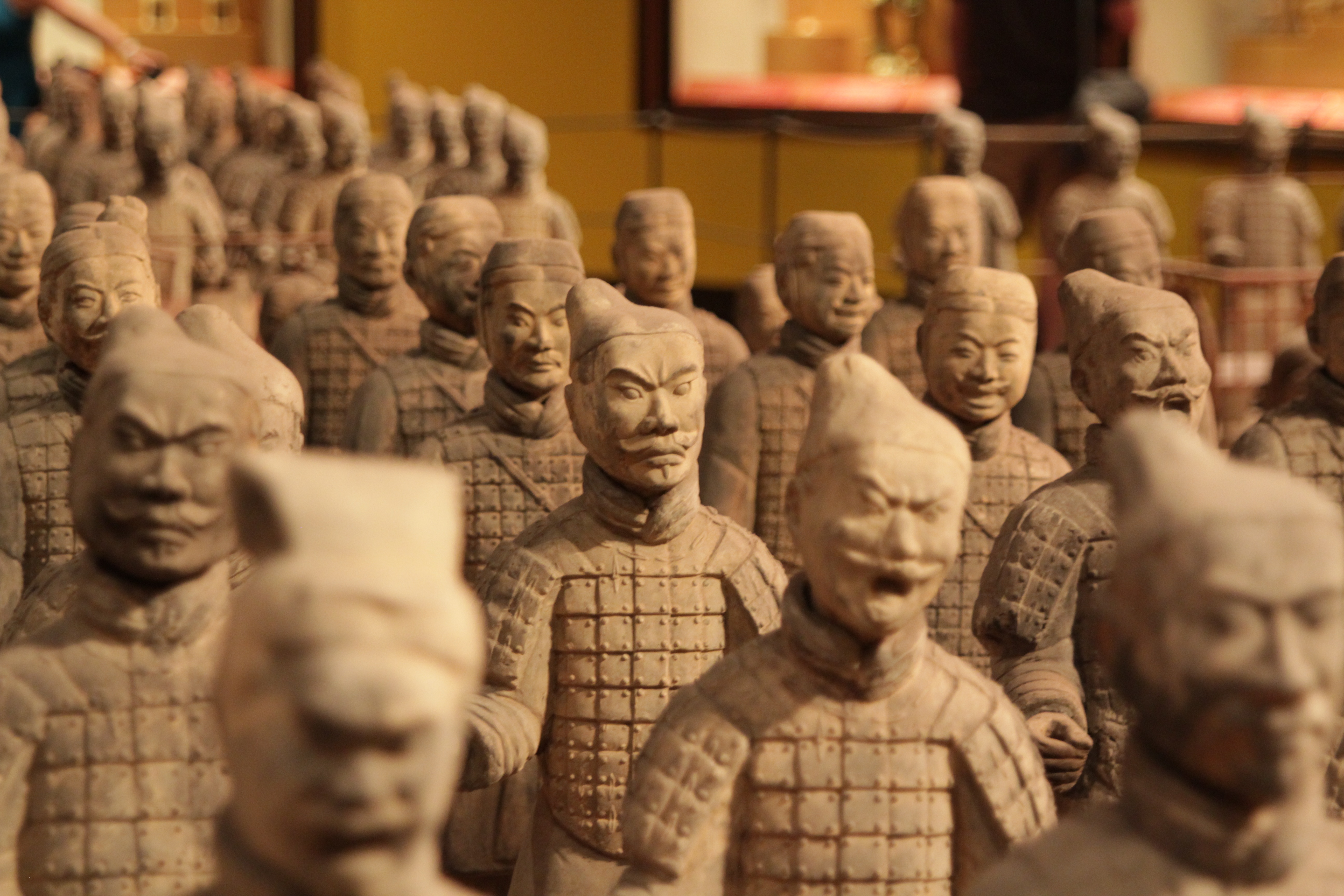 china - East Asia, selective focus, male likeness, china, architecture, spirituality, soldiers, representation, history, in a row, belief, art and craft, HD Wallpaper