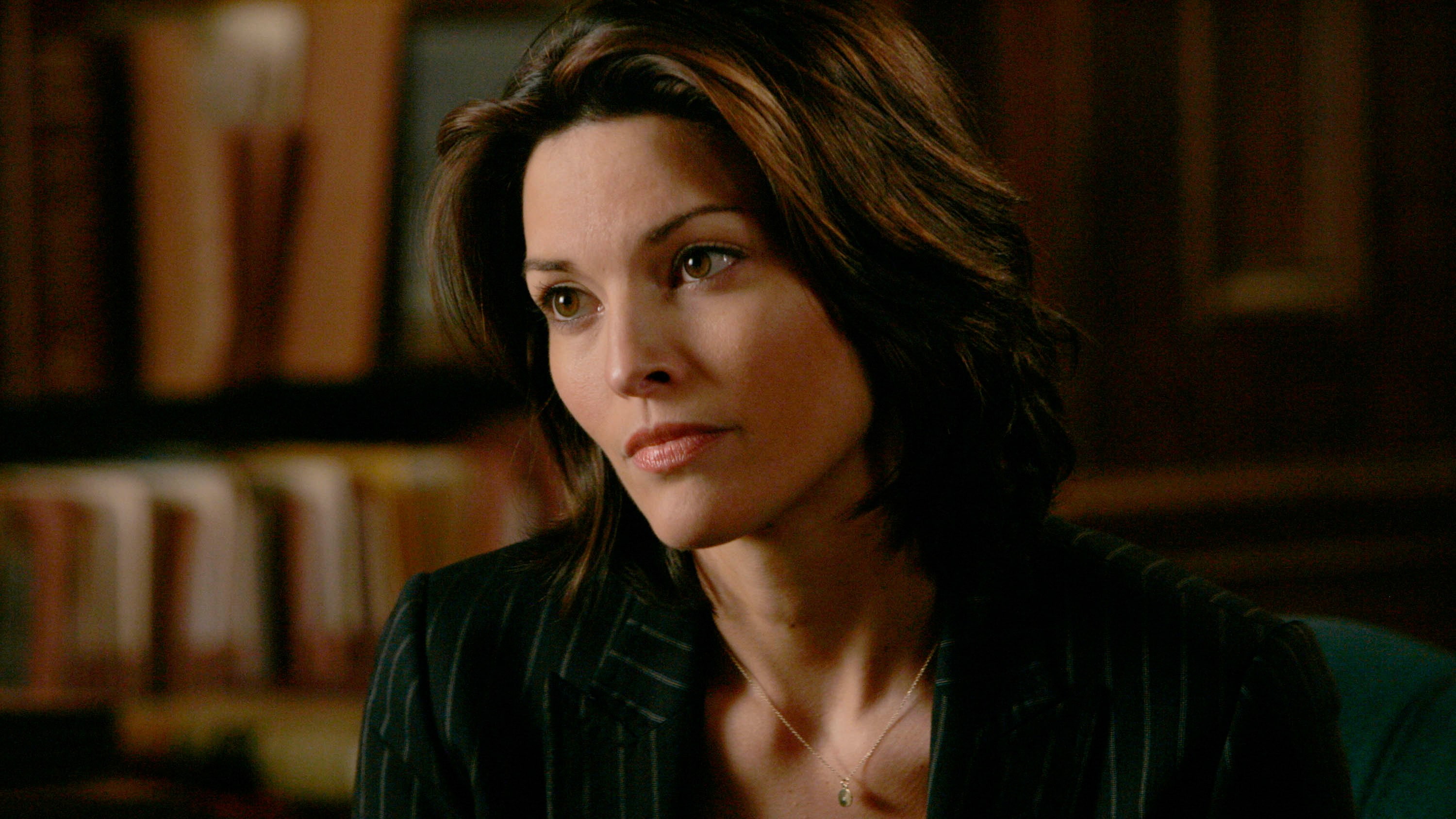 close-up, looking, portrait, contemplation, indoors, human face, emotion, depression - sadness, serious, hairstyle, women, adult, hair, 2K, alana de la garza, HD Wallpaper