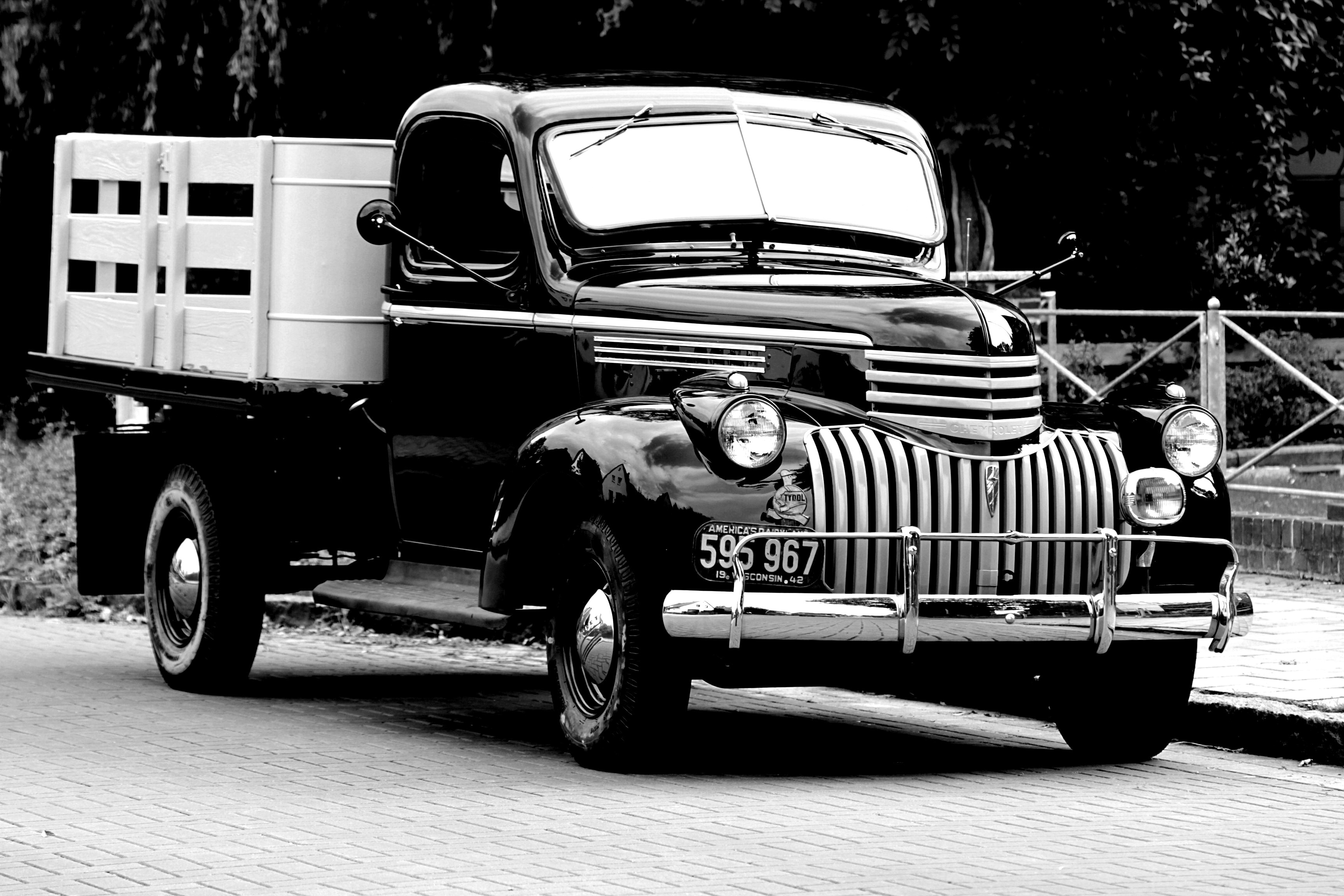 riding, day, 2K, car, leisure activity, mode of transportation, year built 1942, chevrolet, lifestyles, men, street, vans, full length, motor vehicle, HD Wallpaper