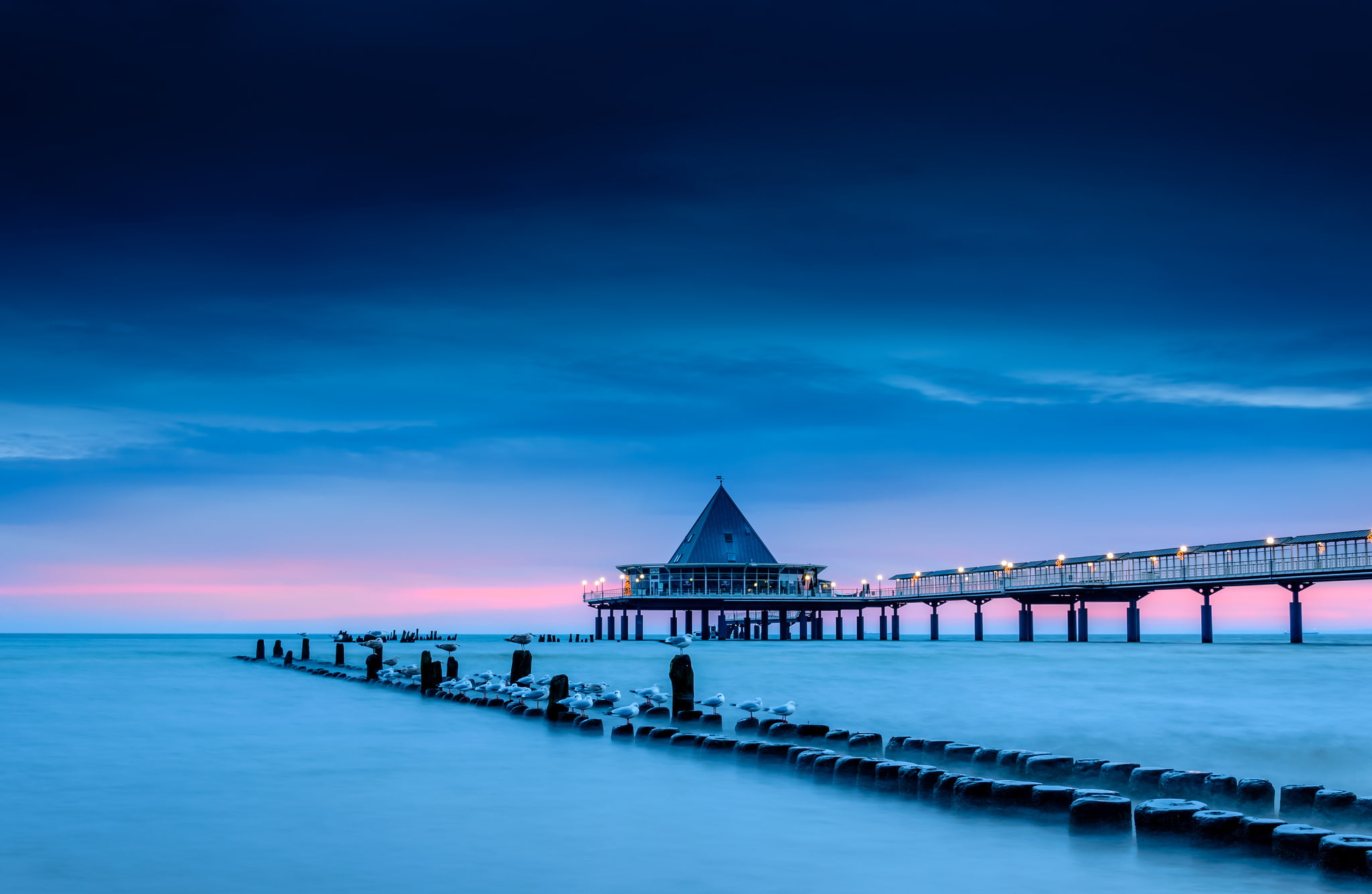 pierce, morning, lighting, seagulls, Sea, shore, bridge, pink, blue, support, 1080P, birds, the sky, lights, clouds, HD Wallpaper