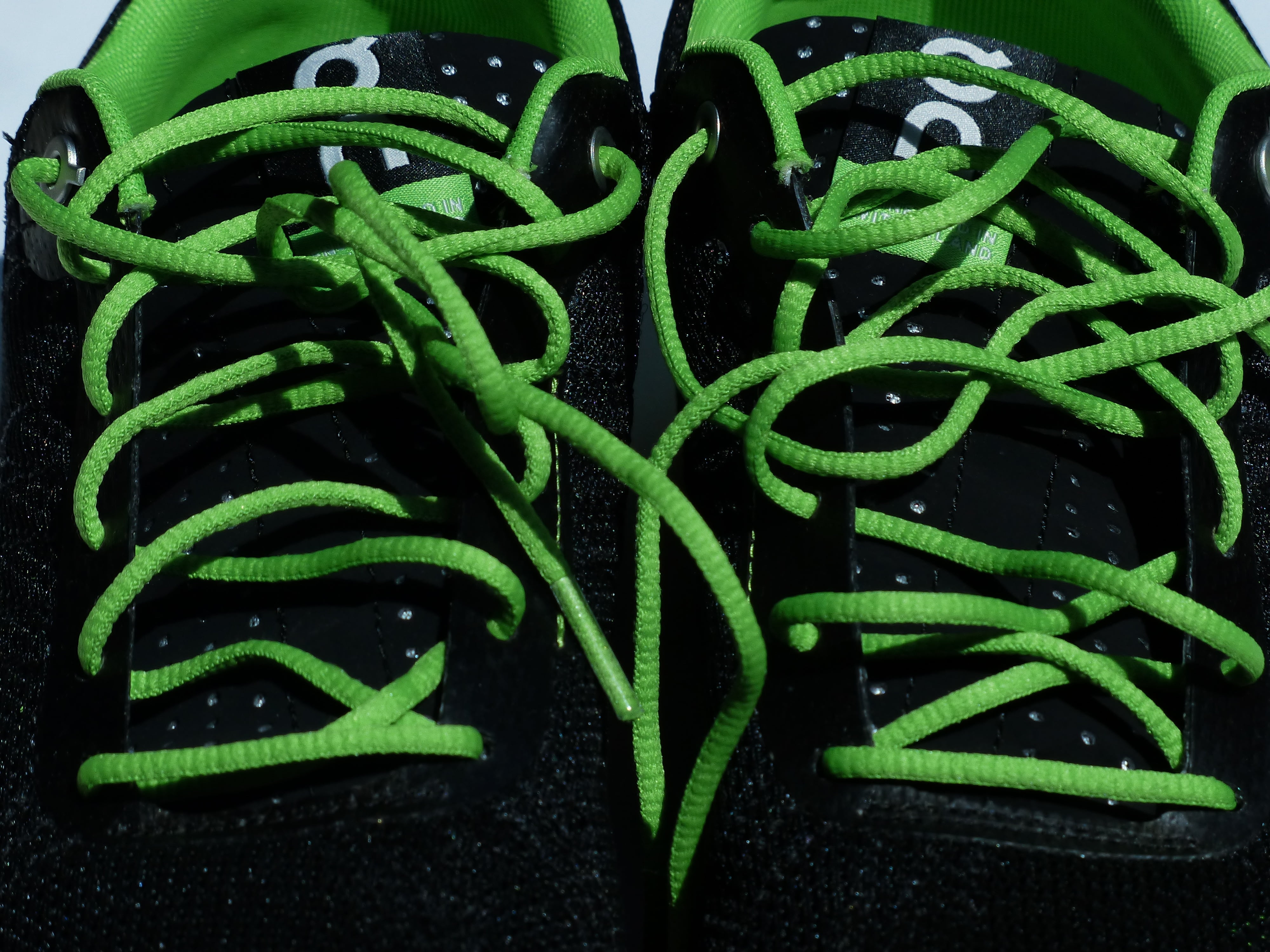 still life, sport, vegetable, table, night, shoelaces, sneakers, marathon shoes, connection, shoes, pair, rubber band, food and drink, green, food, trend sports, HD Wallpaper