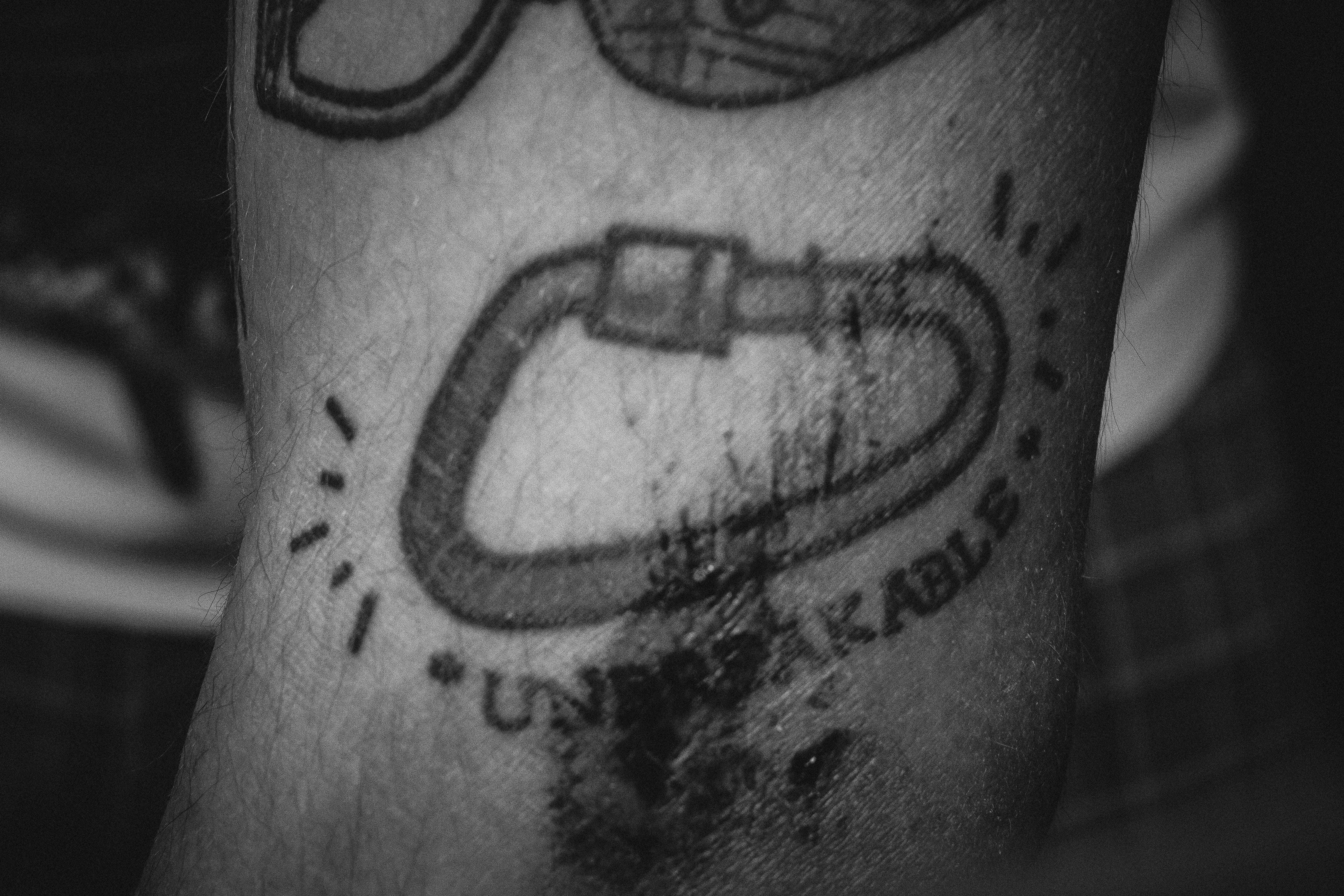limb, blood, skin, representation, carbine, craft, 4K, monochrome, human limb, grey, text, body part, flesh, unbreakable, tattoo, human body part, crash, HD Wallpaper
