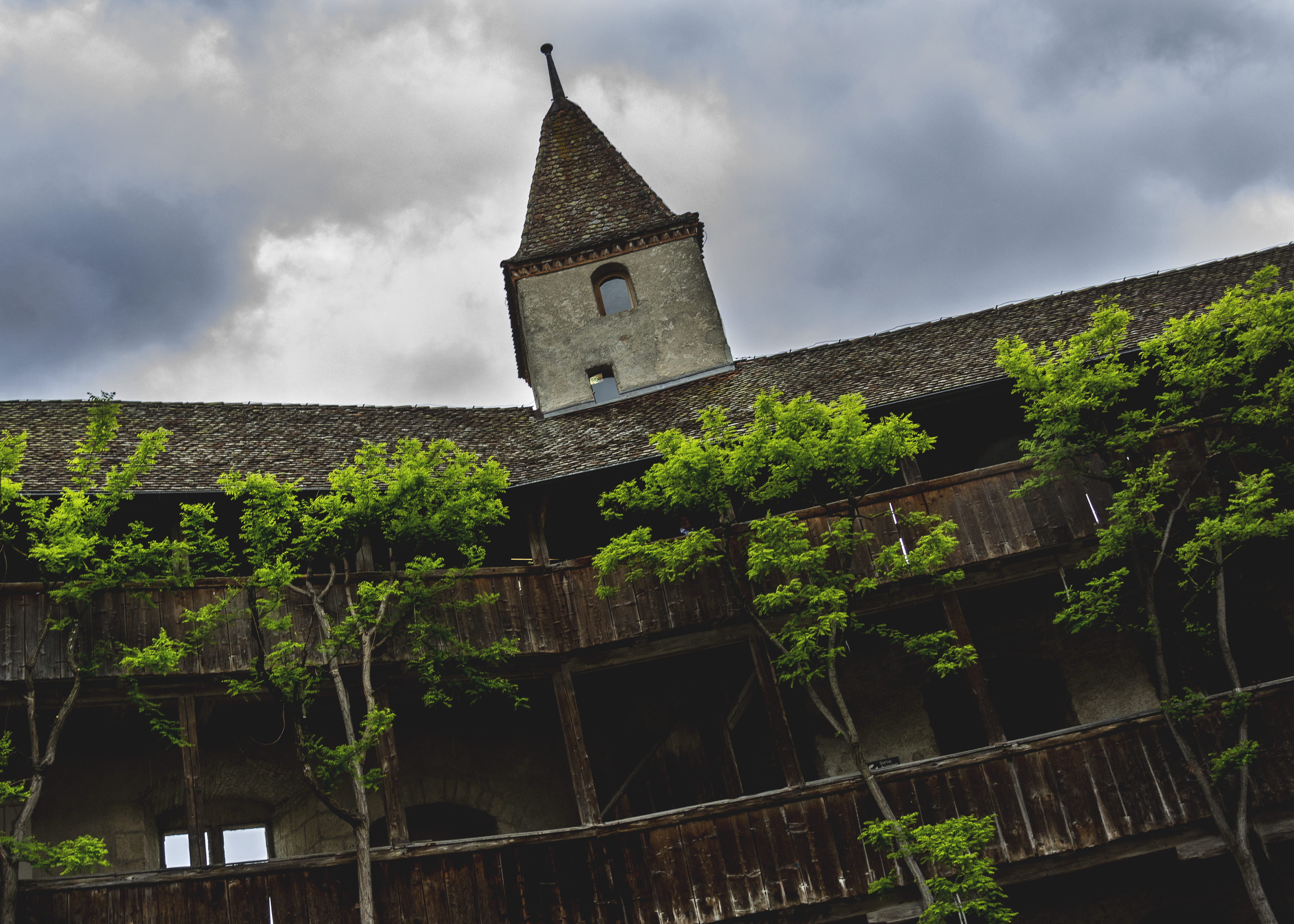 cloud - sky, sky, spire, tree, place of worship, belief, nature, architecture, old, low angle view, roof, history, building, outdoors, gruyères, religion, HD Wallpaper