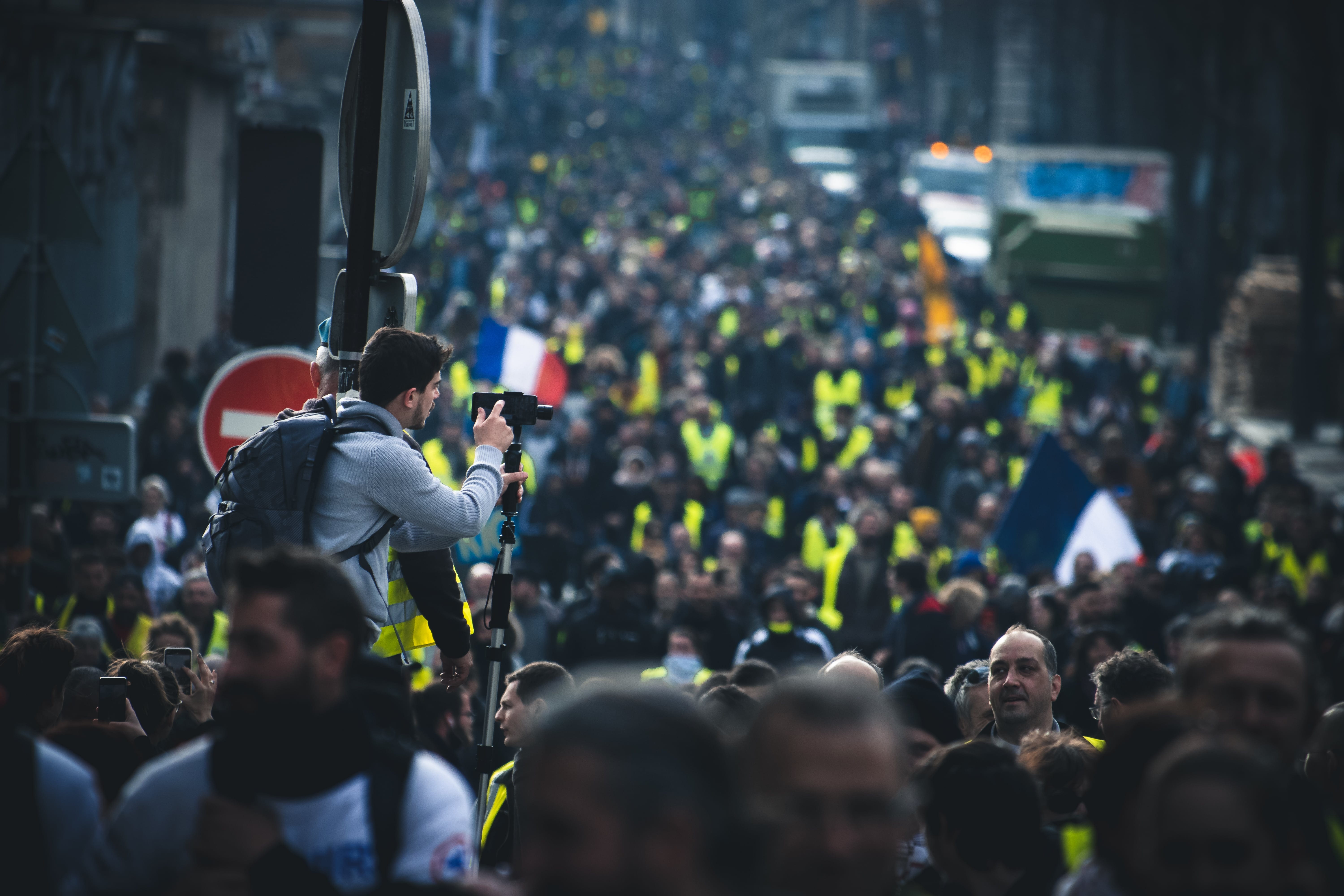togetherness, blurry, real people, lifestyles, large group of people, women, using, manifestation, smoke, camera, standing, paris, festival, Yellow vests movement, HD Wallpaper