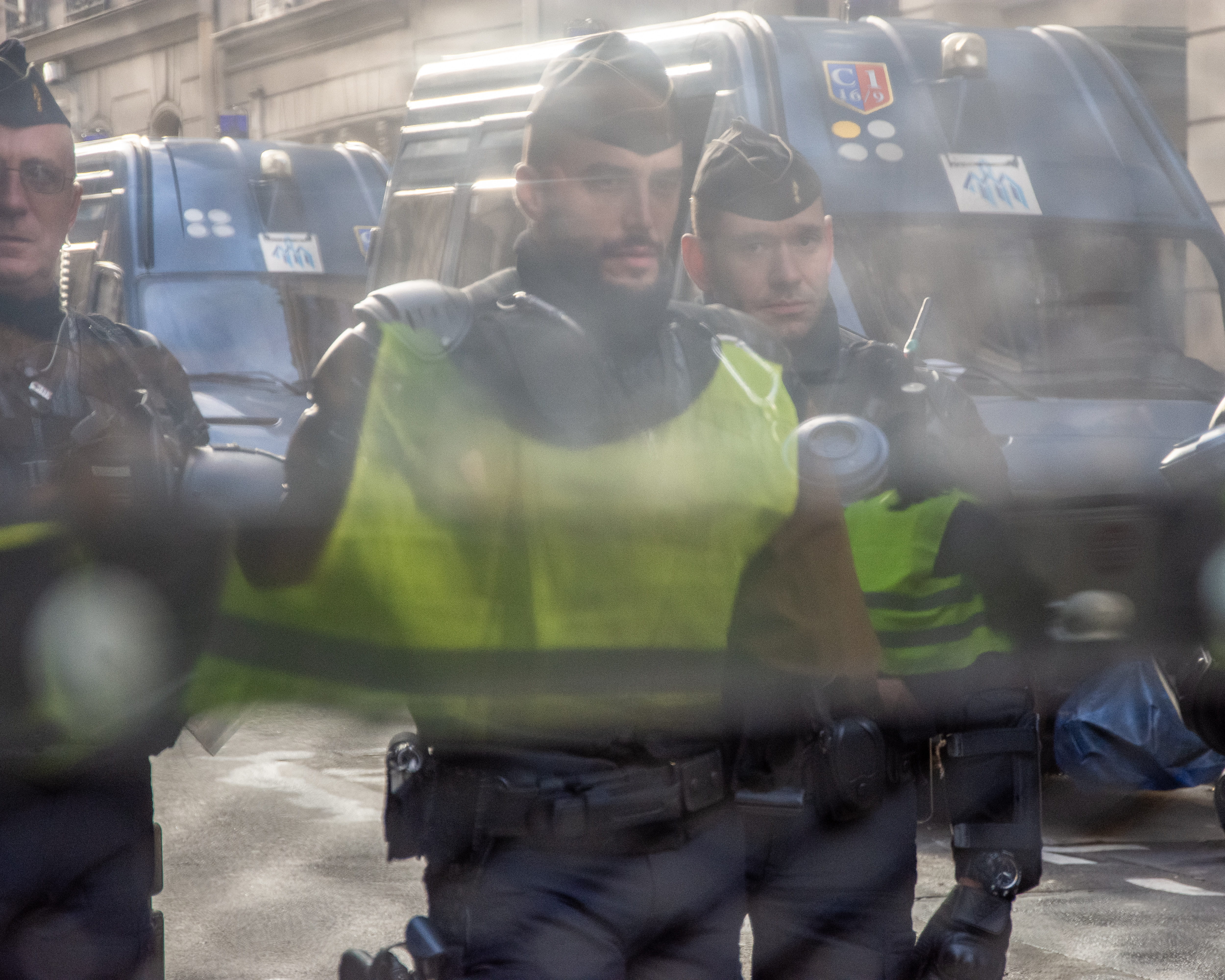 mode of transportation, people, protest, front view, mid adult, young adult, occupation, gilet jaune, police, land vehicle, portrait, two people, motor vehicle, HD Wallpaper