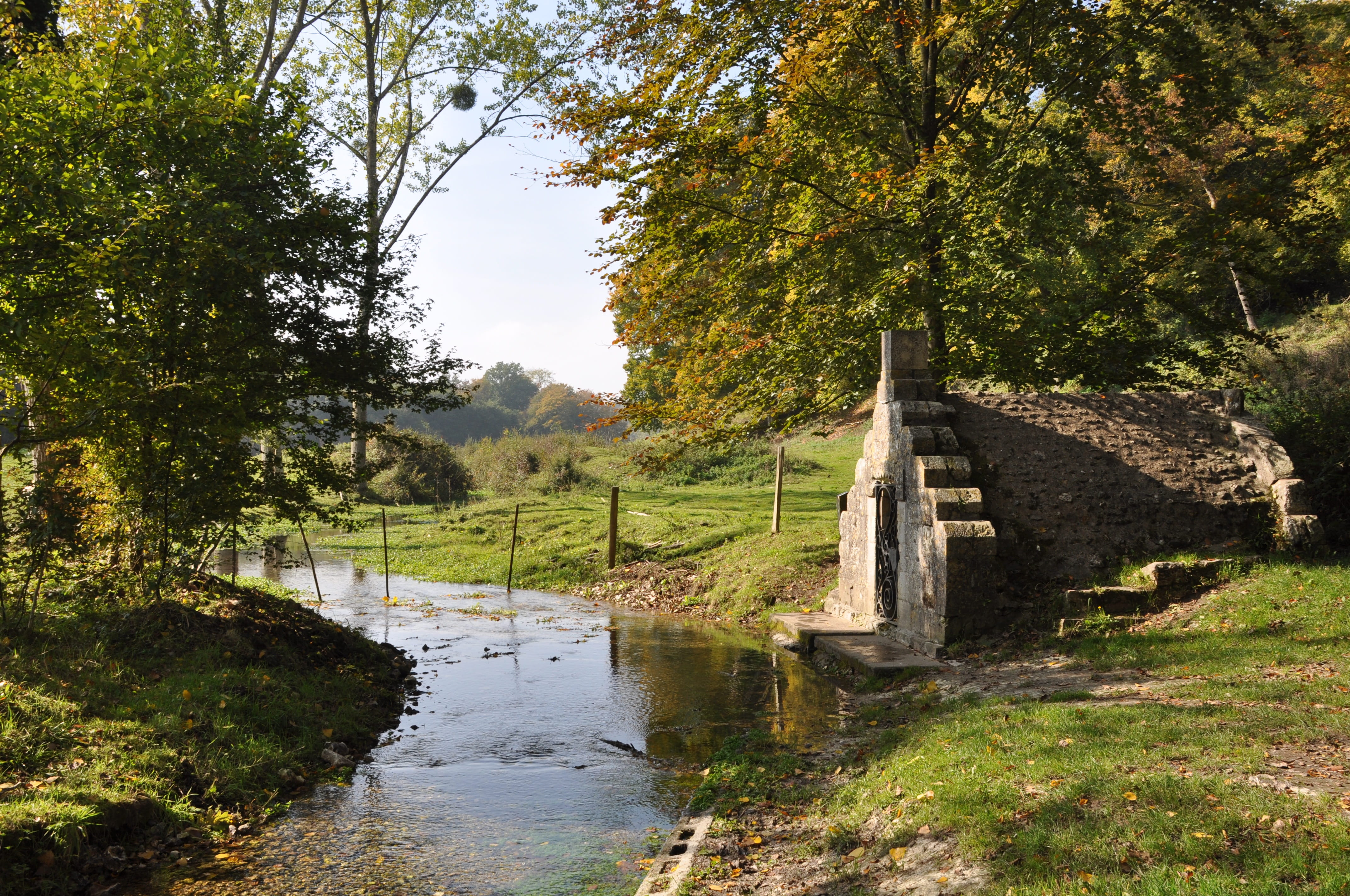 outdoors, water source, connection, beauty in nature, growth, reflection, tree, tranquil scene, plant, source, architecture, river, scenics - nature, france, HD Wallpaper