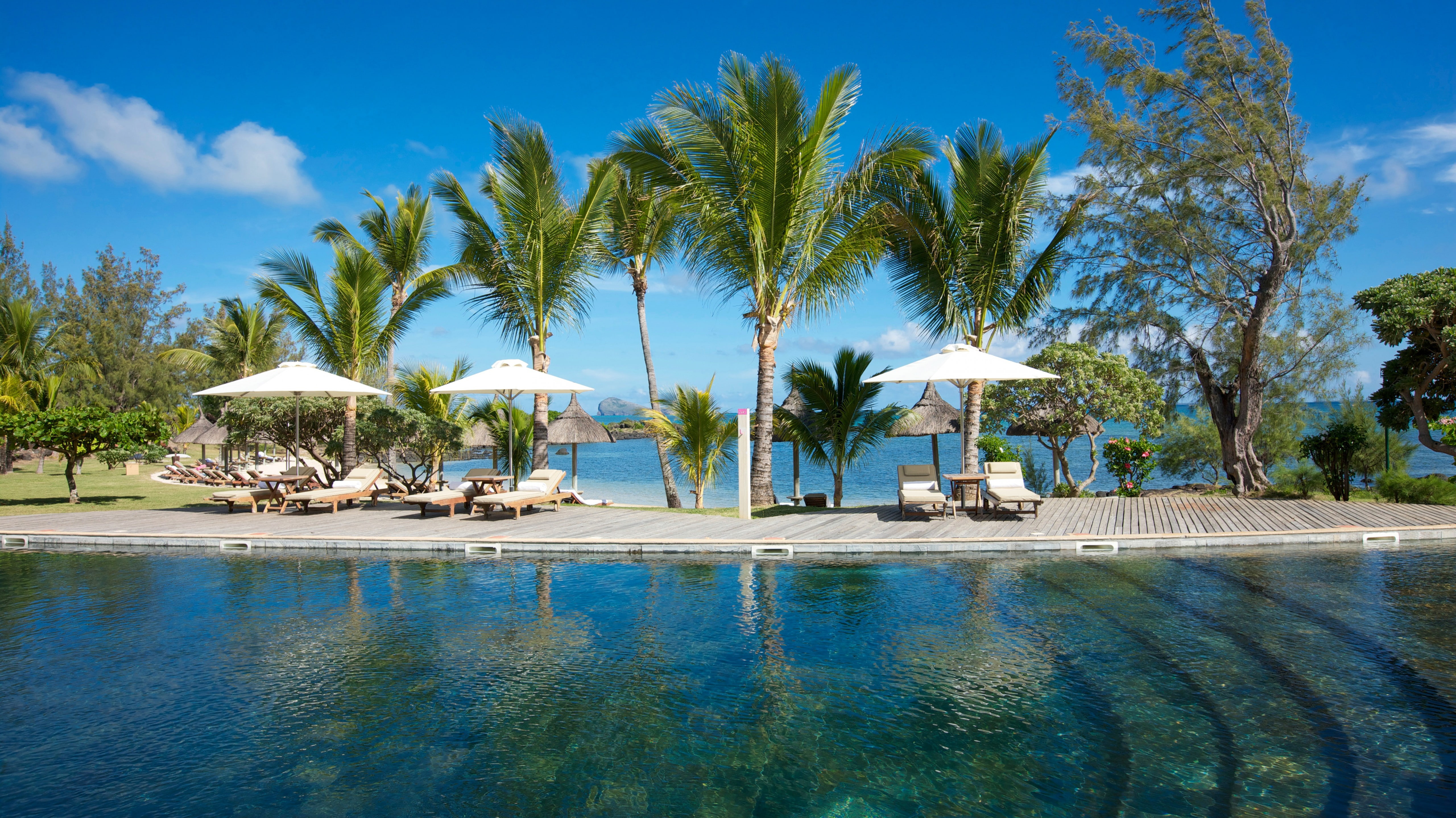 white, sky, blue, near, Worlds best diving sites, lounger, vacation, Mauritius, sunbed, Grand Gaube, palm, daytime, ocean, booking, water, 5K, sea, pool, HD Wallpaper