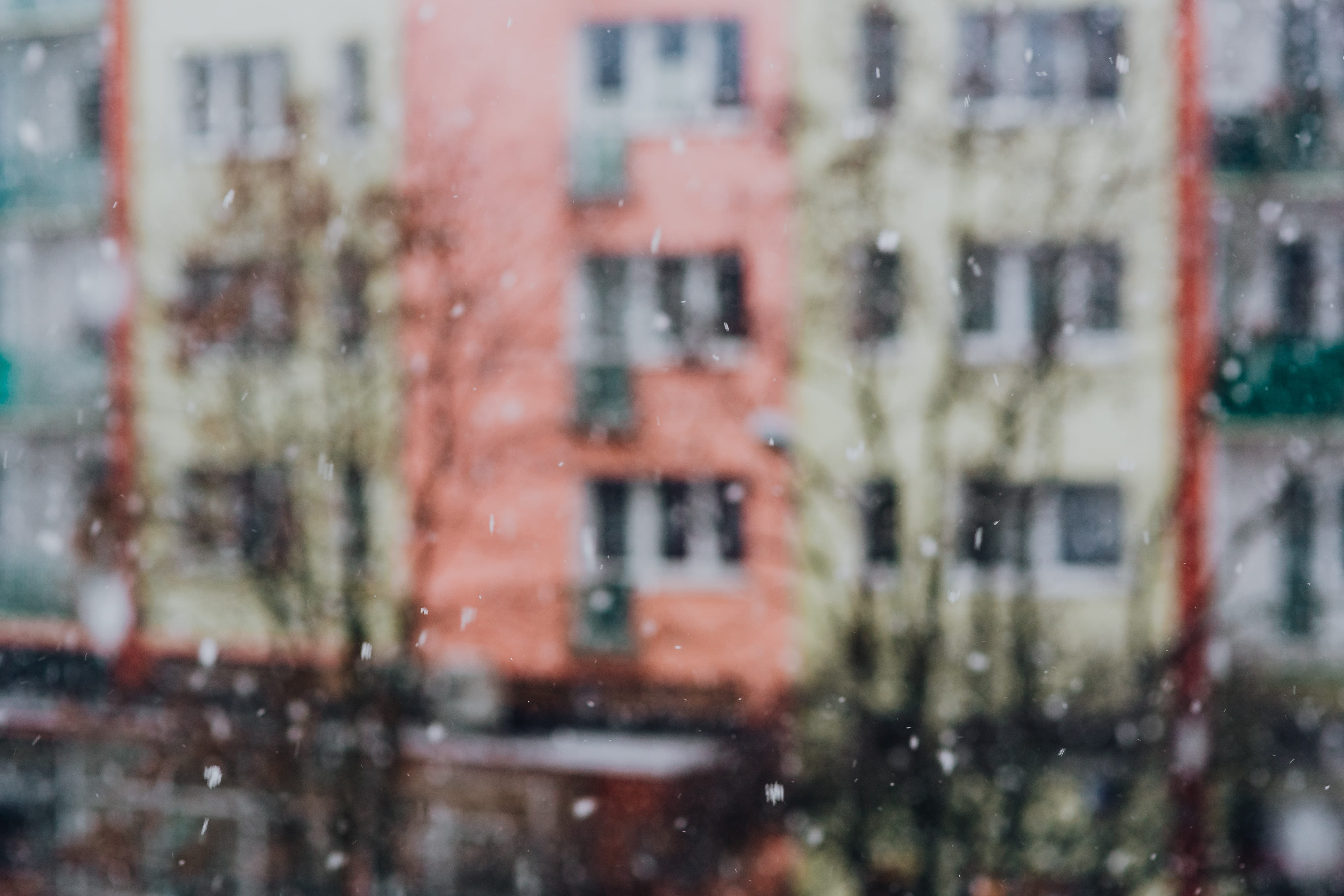 city, full frame, architecture, building exterior, snowy, window, skyscraper, no people, town, snowing, cold temperature, blizzard, winter, rain, street, HD Wallpaper