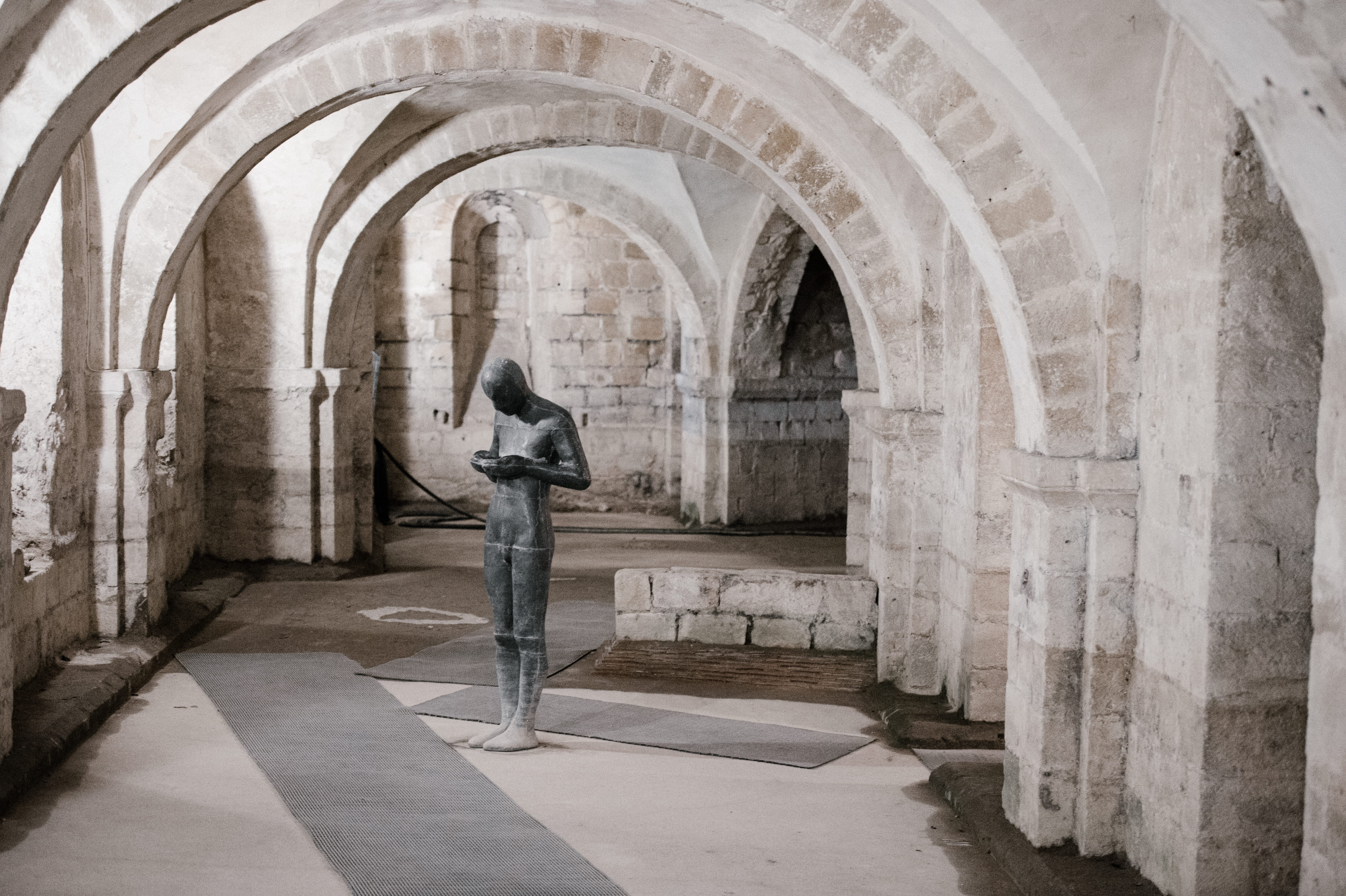 gormely, concrete, one person, anthony, the past, architectural column, sculpture, architecture, cathedral, full length, 4K, black, casual clothing, hallway, HD Wallpaper