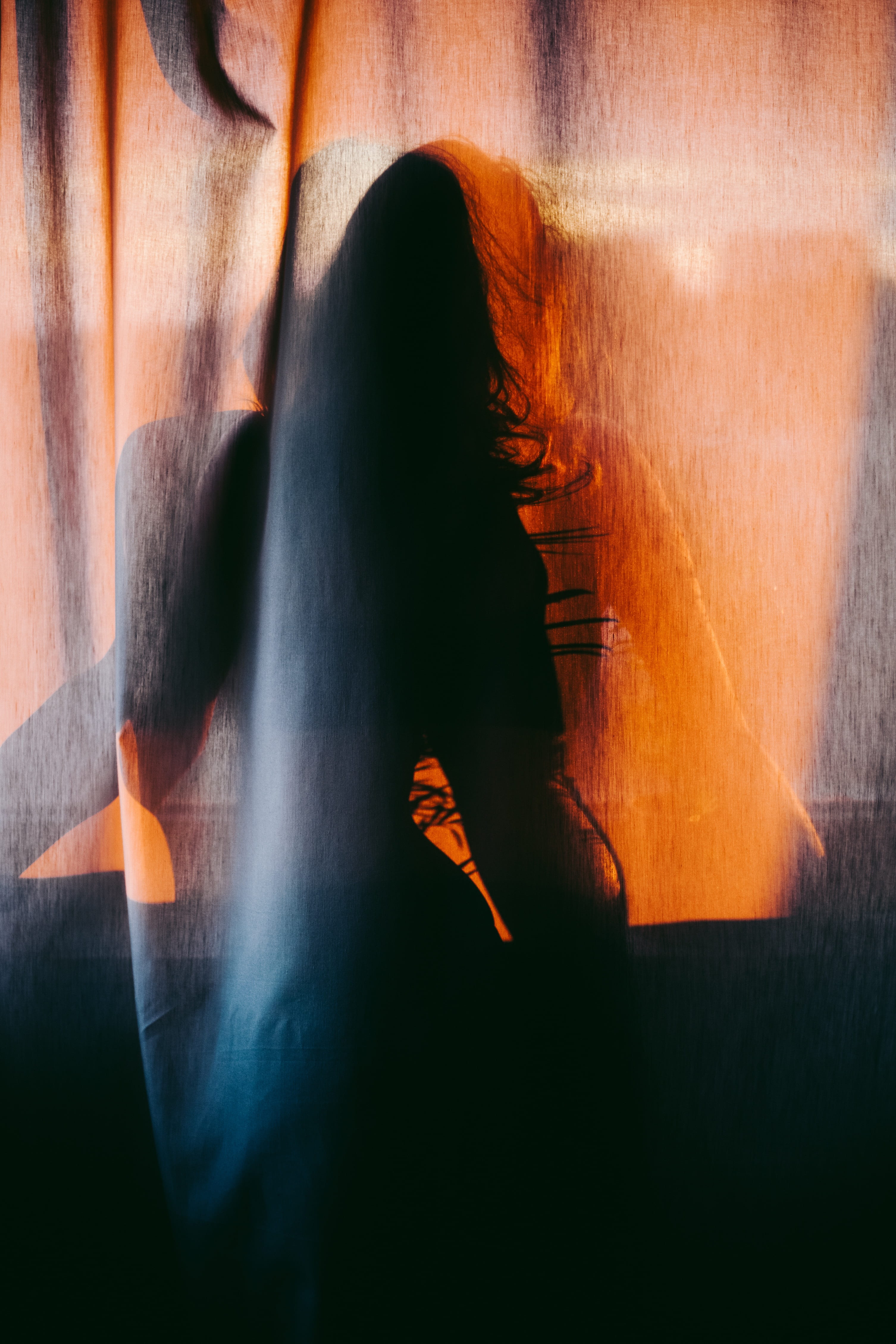 4K, nature, indoors, people, communication, burning, romantic, heat - temperature, hand, human body part, smoke - physical structure, sun, oct, light, Phone HD Wallpaper