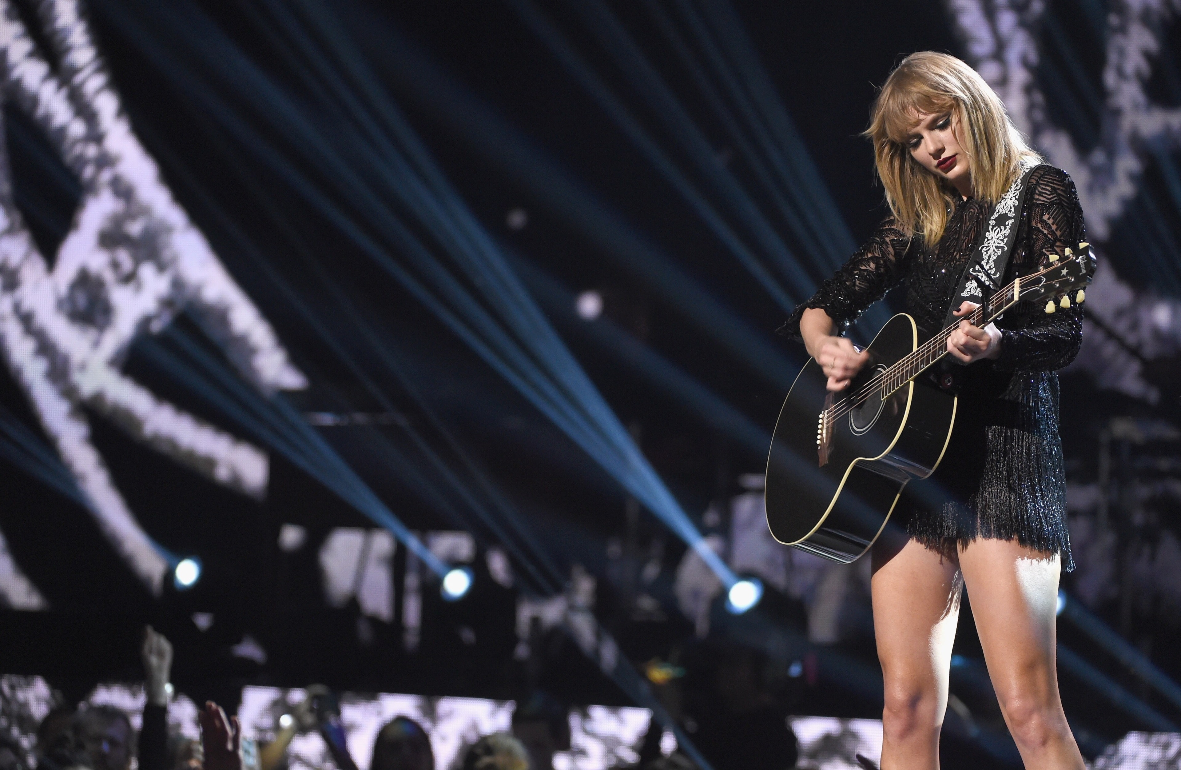 rock music, performance, one person, singing, 4K, stage, arts culture and entertainment, musician, pop musician, mtv video music awards 2017 4k high resolution mac, HD Wallpaper