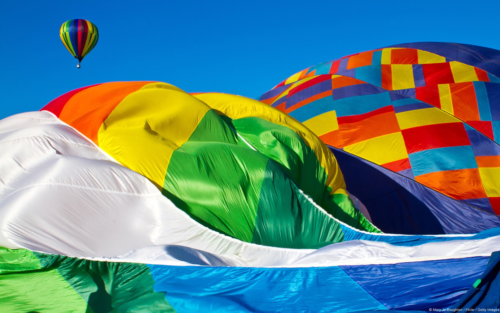 textile, hot air balloon, balloon, windows, clear sky, mid-air, flag, ready, green color, wind, inflatable, day, transportation, yellow, hot, hd, wallpap, HD Wallpaper