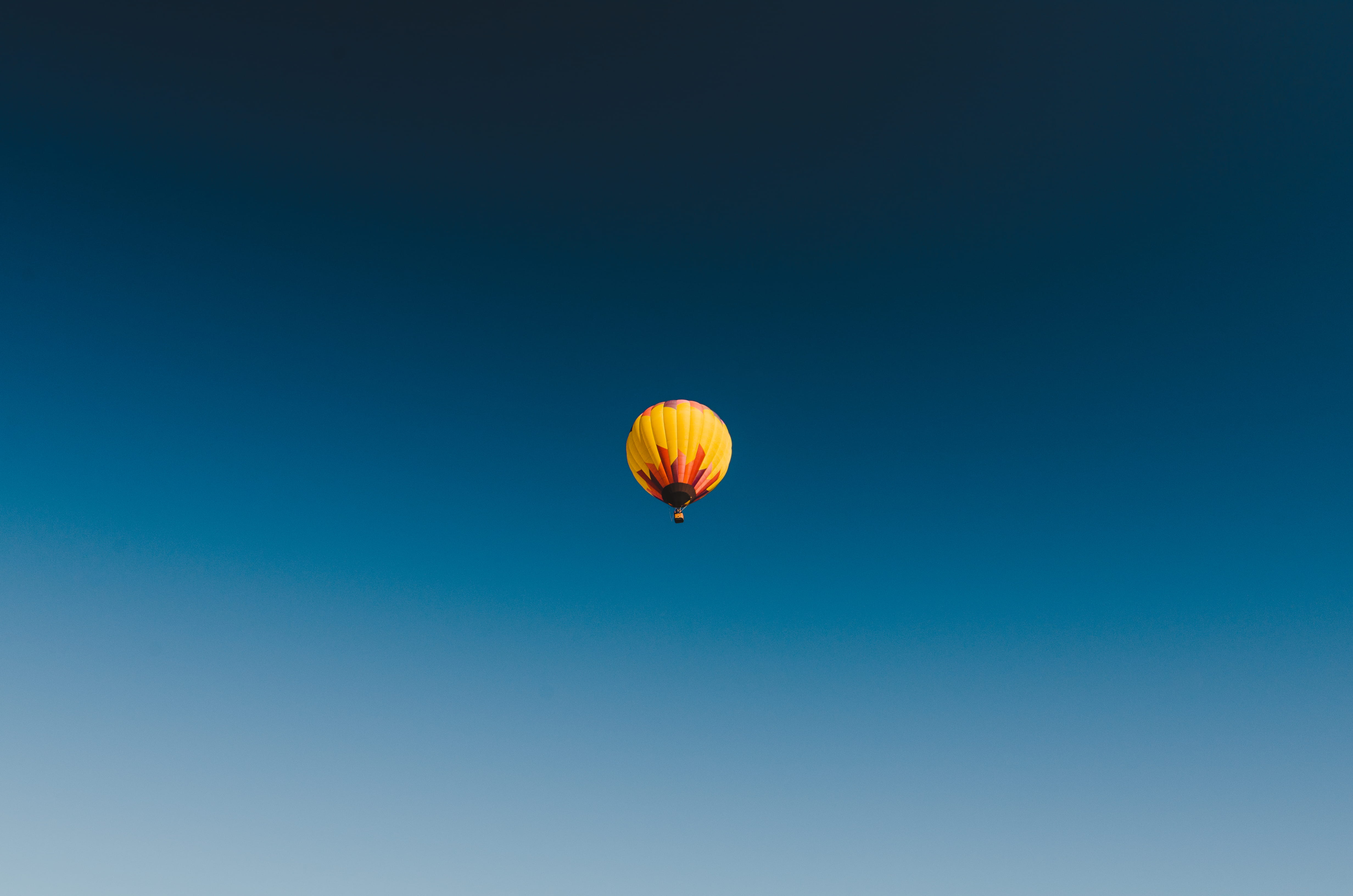adventure, air Vehicle, heat - Temperature, air, sky, goreme, flying, balloon, copy space, blue sky, parachute, skies, view, up, extreme sports, transportation, HD Wallpaper