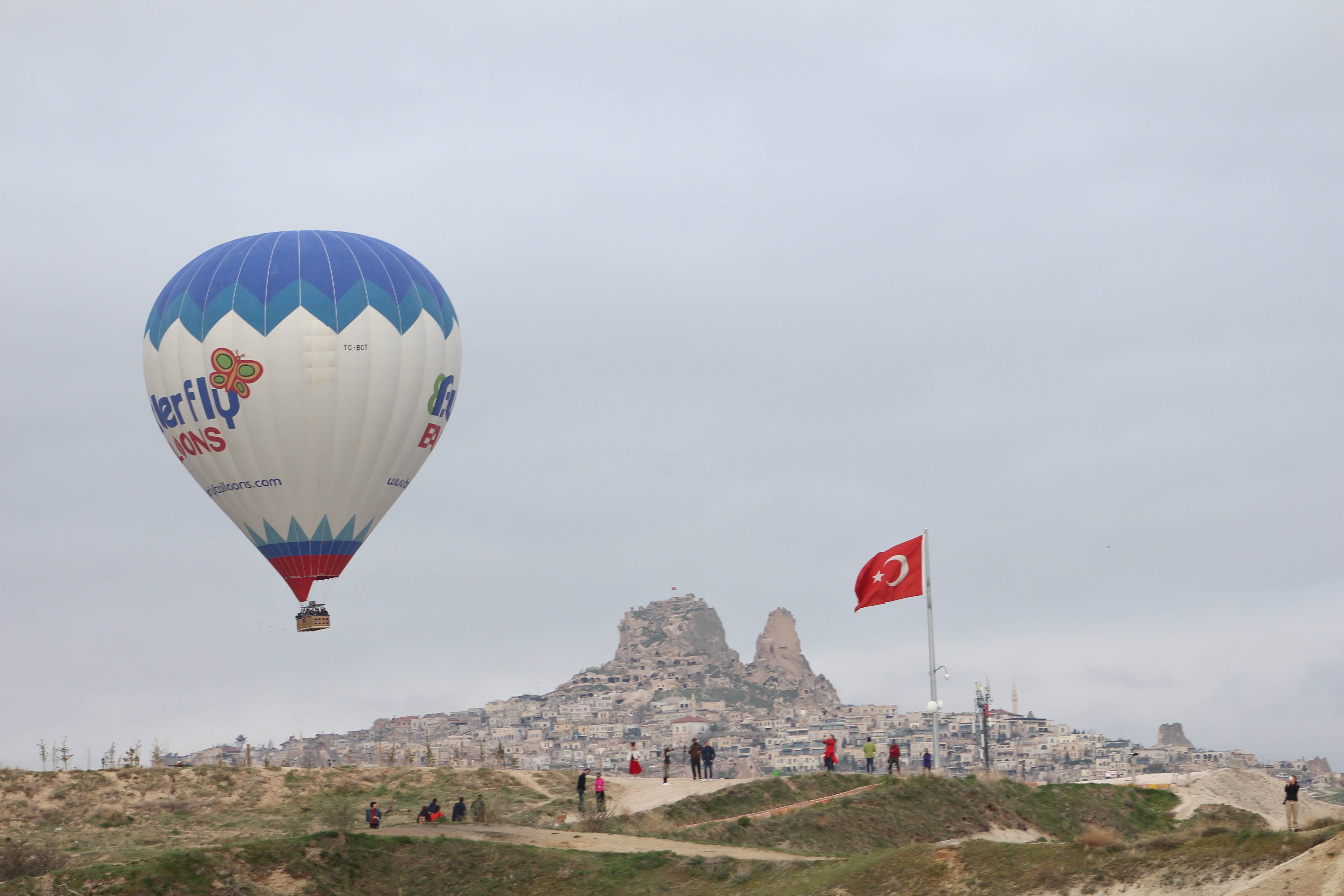 fly, mid-air, adventure, panorama, mountain, cappadocia, colorful, balloon, transportation, goreme, hot, patriotism, mode of transportation, wide, flight, HD Wallpaper