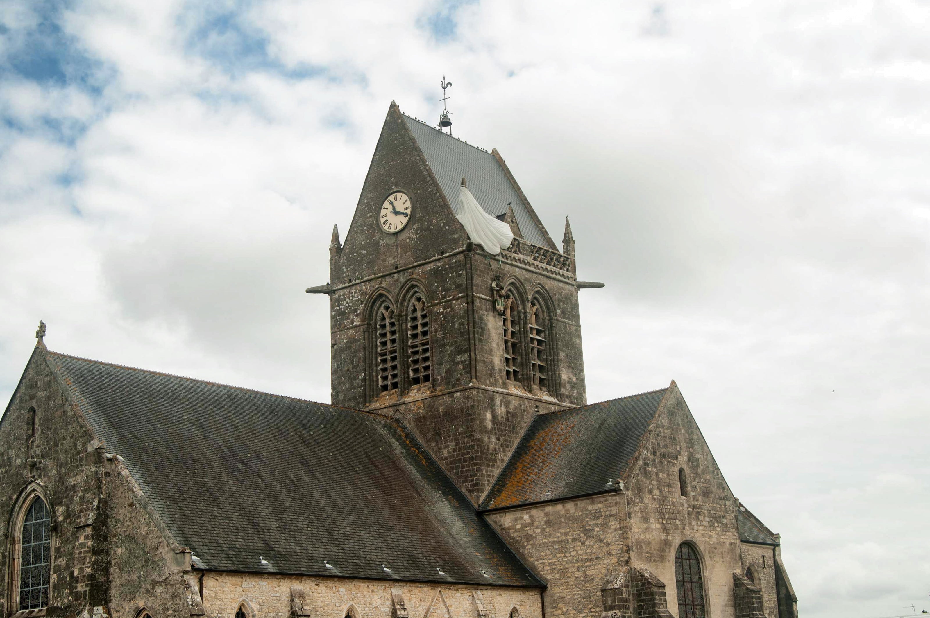normandie, belief, normandy, confused, church, second world war, no people, the past, spire, history, building, d-day, place of worship, architecture, religion, HD Wallpaper