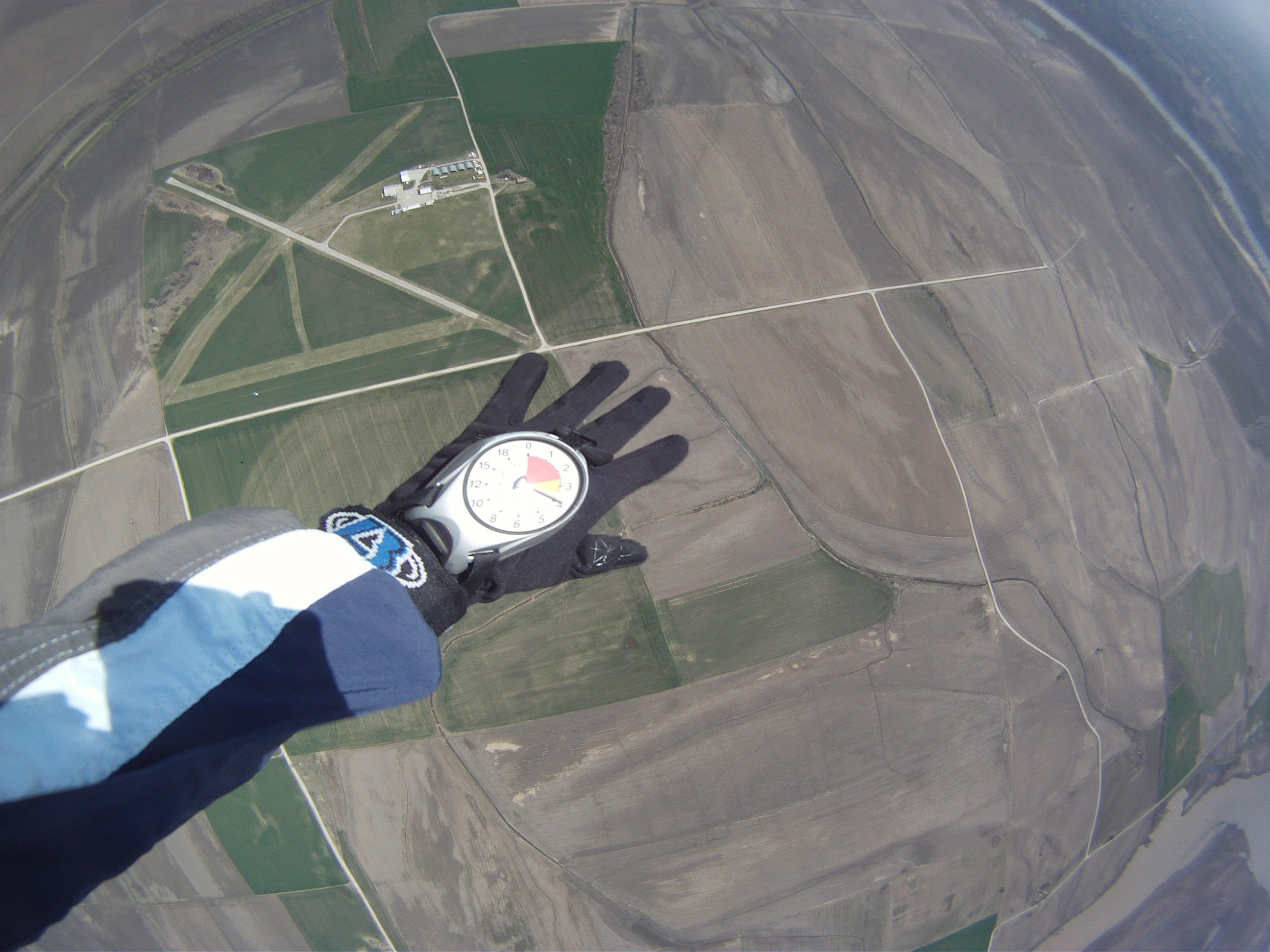 flight, leisure activity, motion, air, jumpsuit, skydiving, flying, transportation, men, personal perspective, danger, real people, thrill, aerial, dom, HD Wallpaper