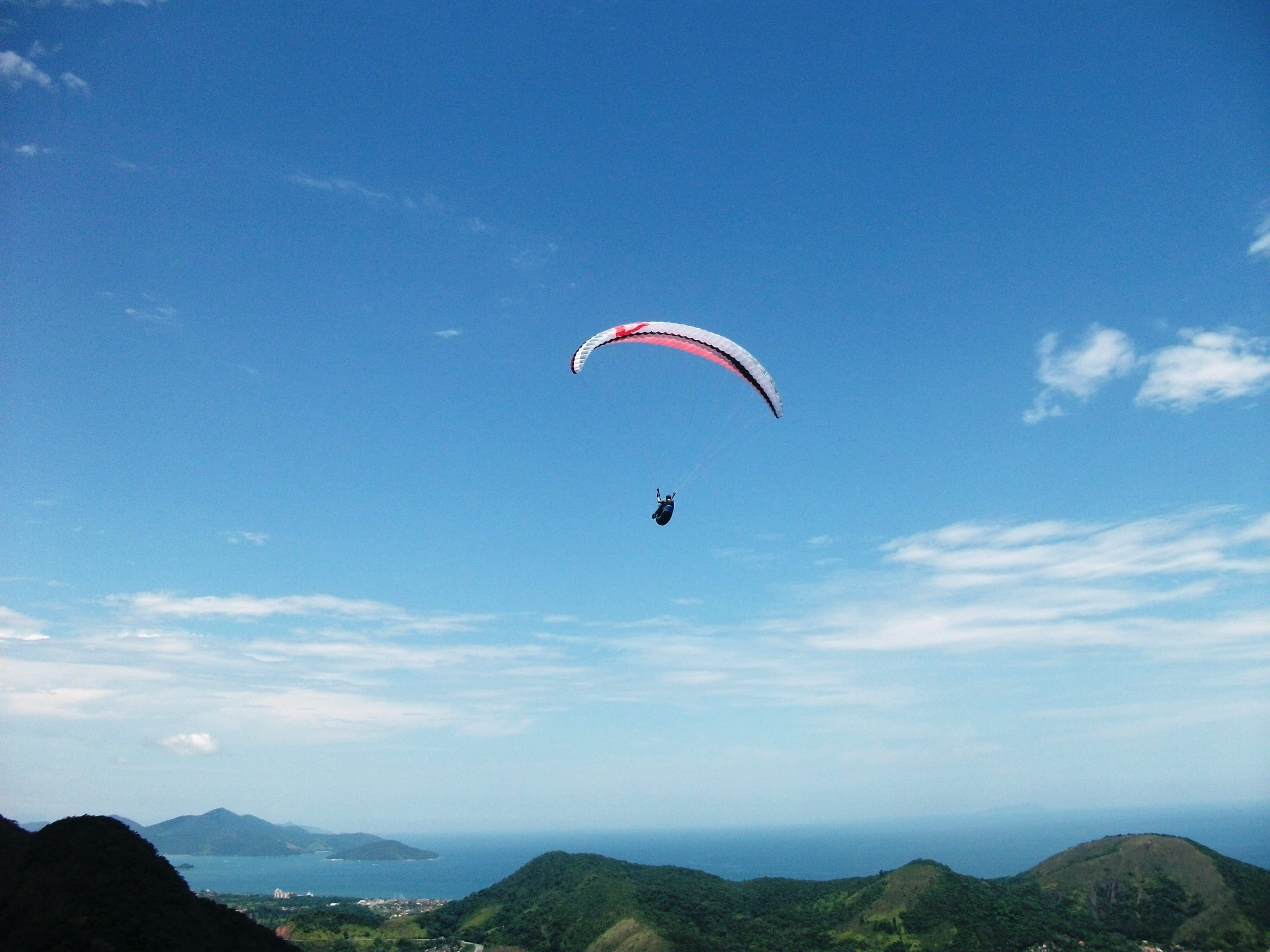 parachuting, drifting, air, beauty in nature, summer, Skydiving, flying, outdoors, parasending, real people, activity, sky, recreation, adrenaline, aviation, HD Wallpaper