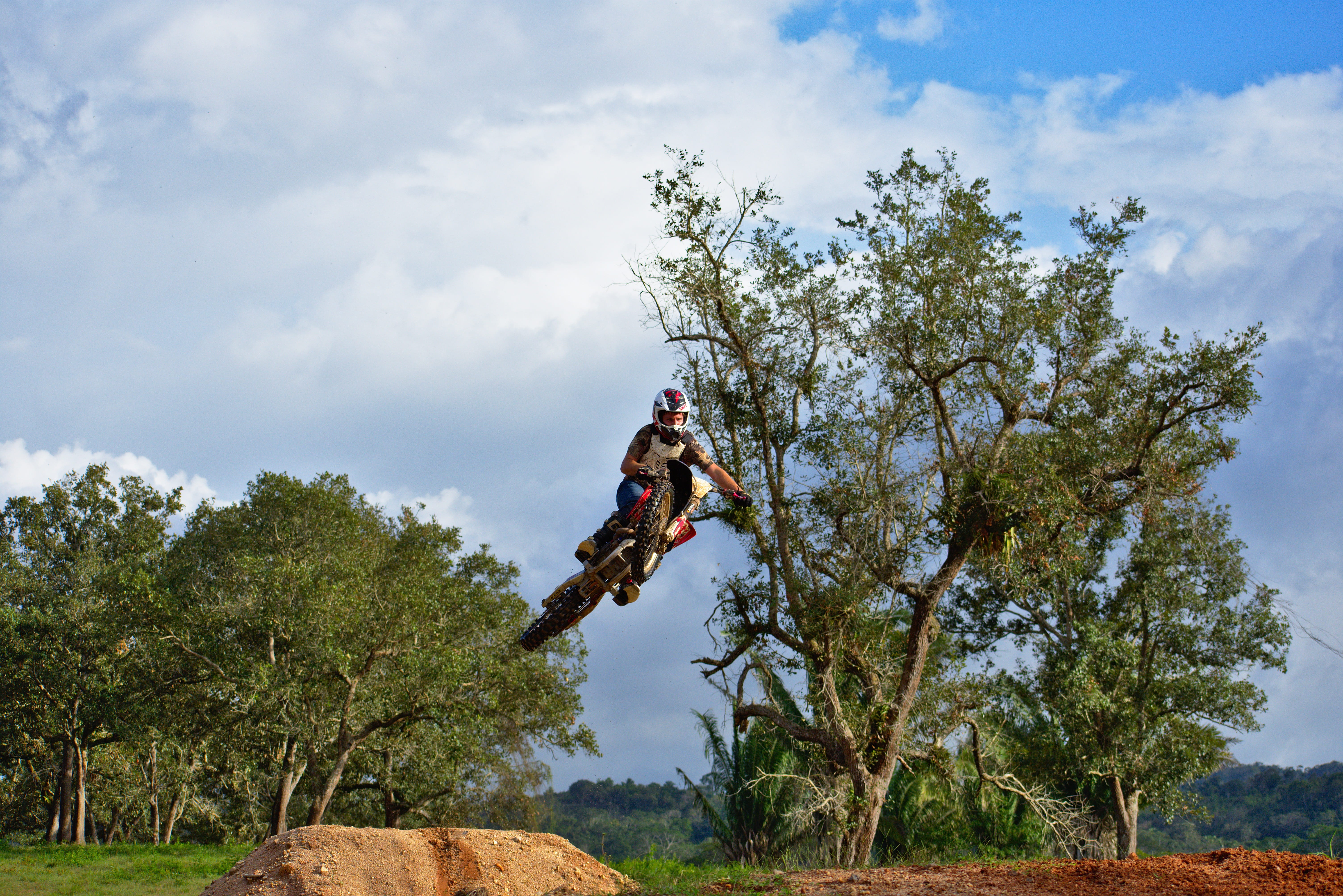 5K, stunt, safety harness, helmet, summer, airborne, sport, outdoors, protection, nature, plant, occupation, headwear, ramp, jump, safety, adult, day, HD Wallpaper