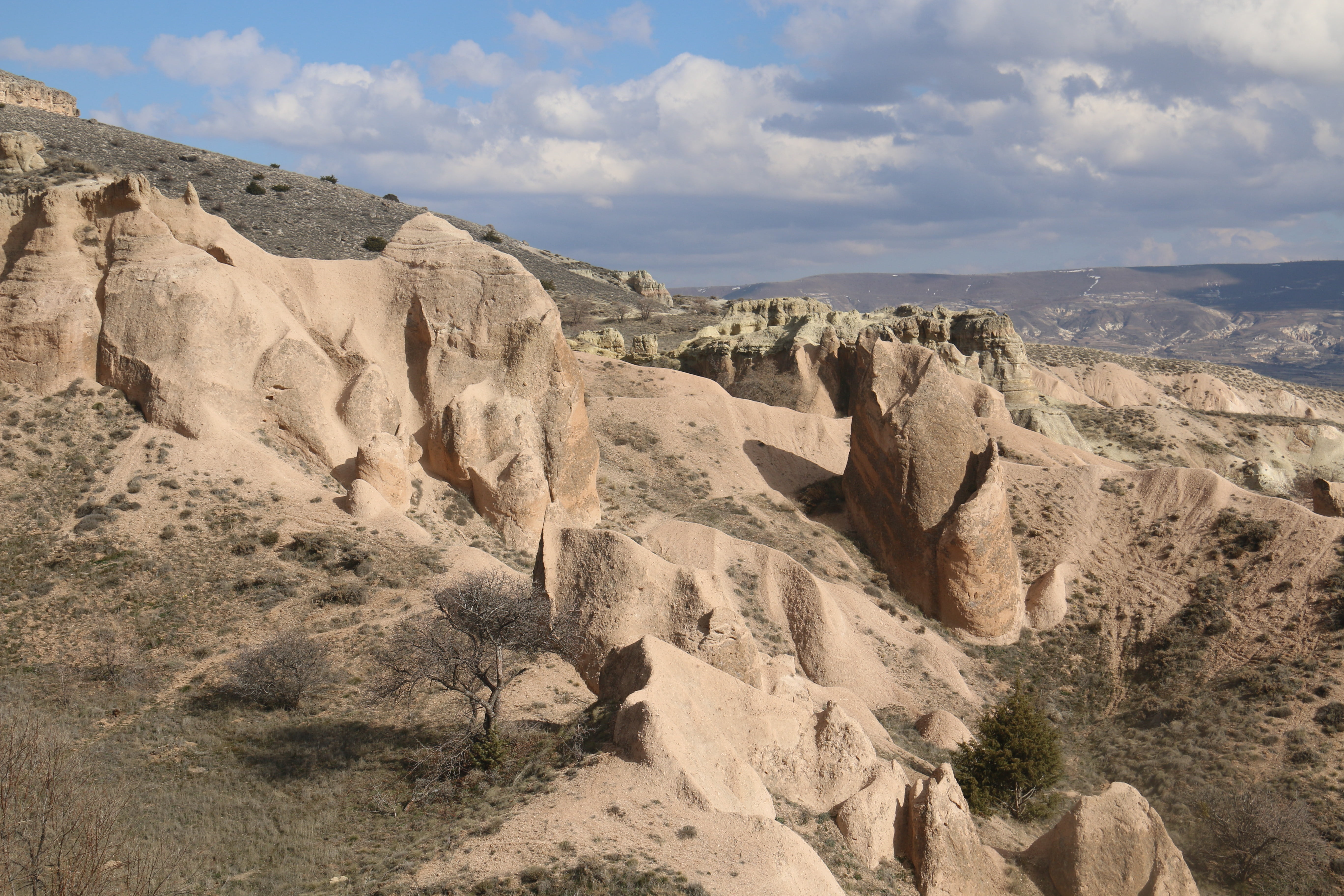 goreme, anatolia, sandstone, idyllic, sunny, tranquility, limestone, unesco, outdoors, turkey, arid climate, eroded, sunny cappadocia, environment, landscape, HD Wallpaper