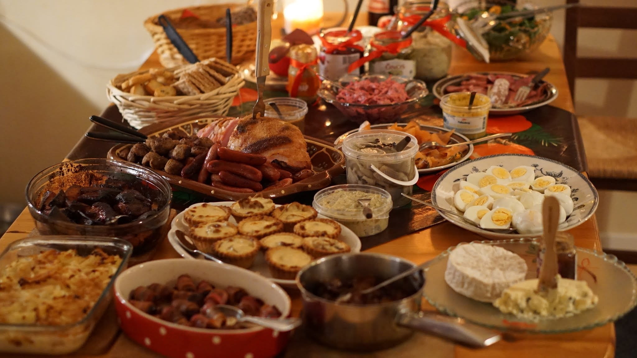 1080P, Fest, table, wooden, photography, food, dinner, meat, abundance, dishes, still life, indoors, temptation, focus, food And Drink, christmas food, HD Wallpaper