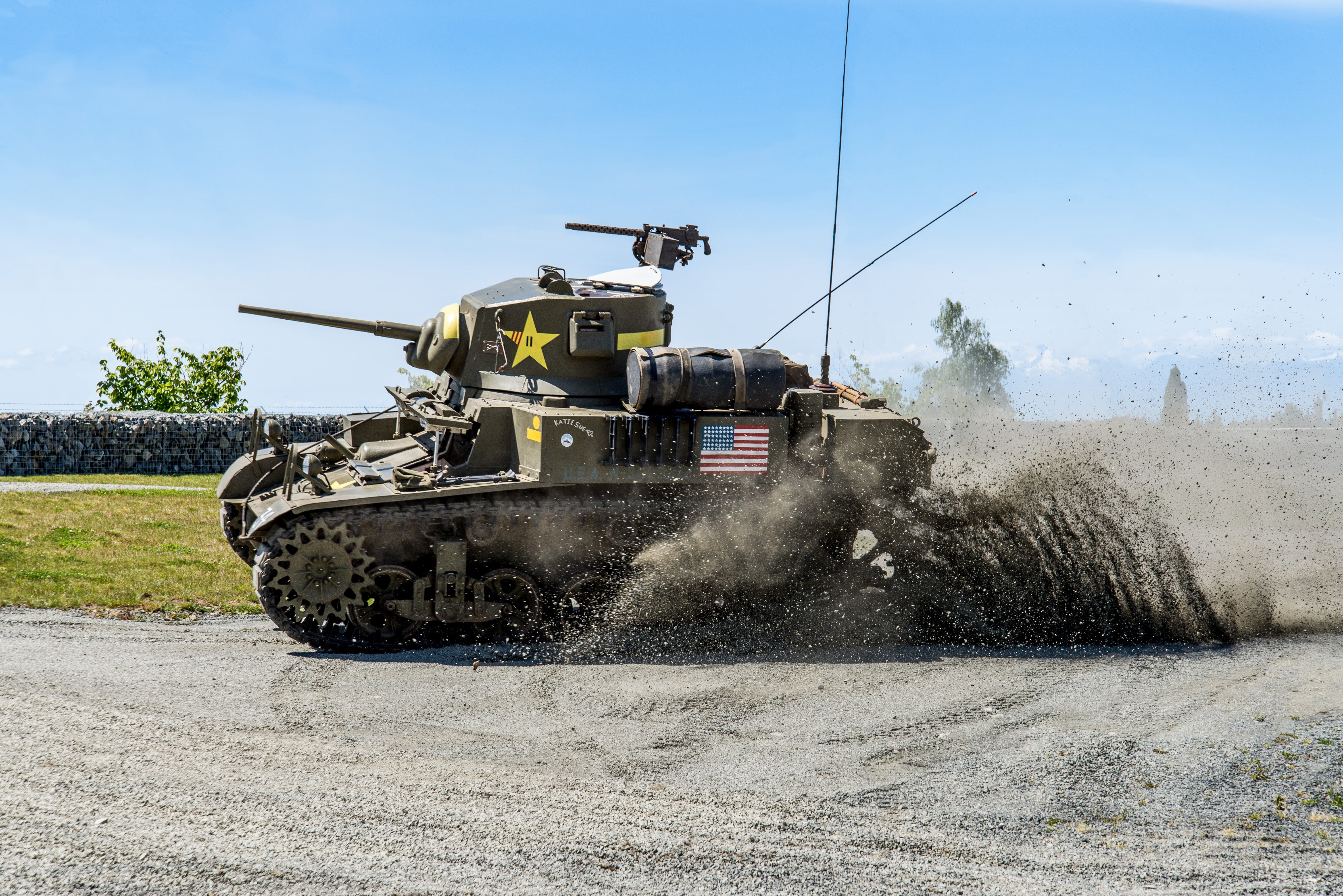 everett, m3a1 stuart, activity, day, wwii, road, people, nature, armed forces, weapon, outdoors, vehicle, armour, 5K, tank fest, tank, on the move, transportation, HD Wallpaper