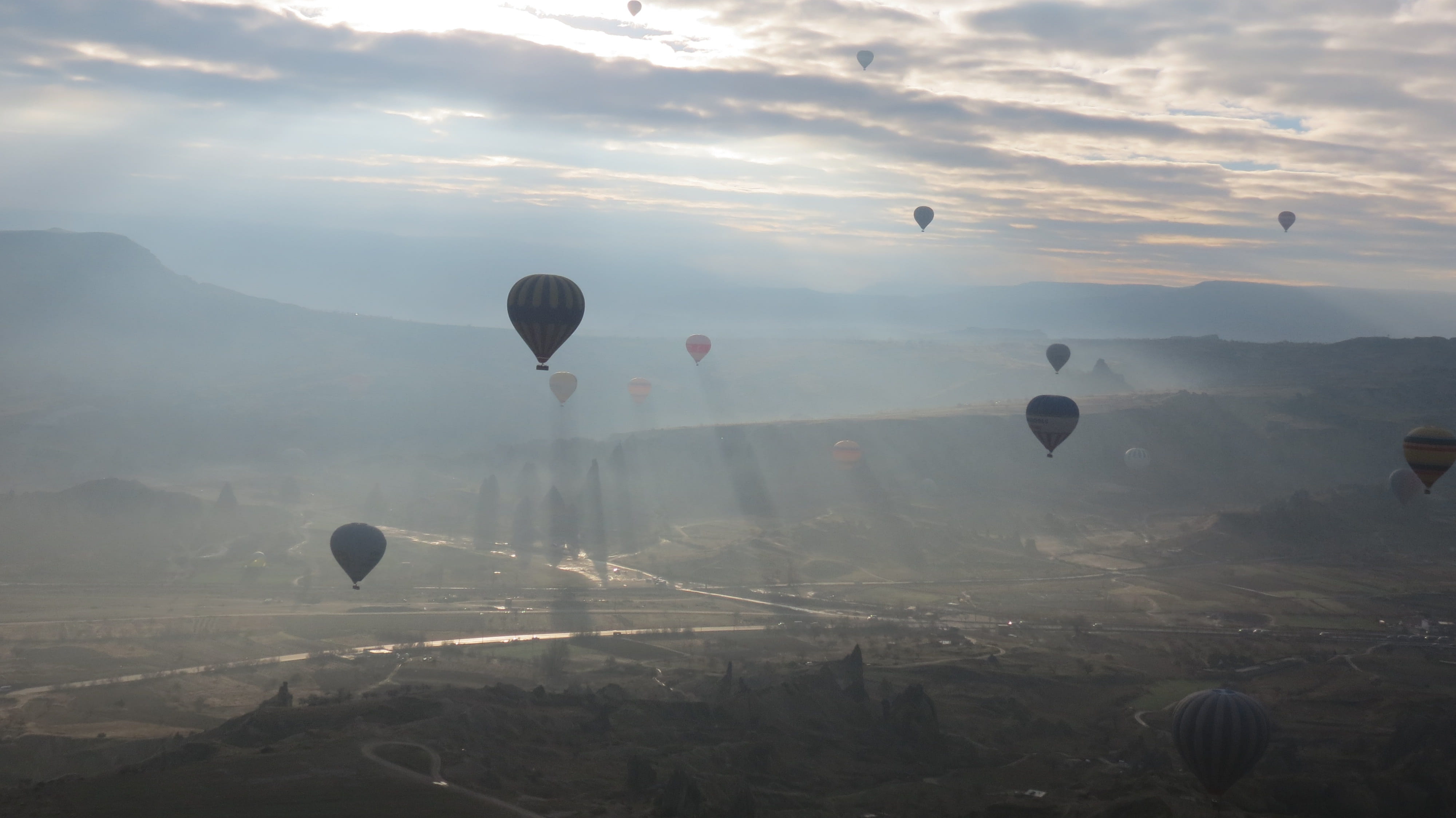Turkey, transportation, adventure, beauty in nature, sky, mountain, landscape, travel destinations, Cappadocia, Hot Air Balloon, ballooning festival, cloud - sky, HD Wallpaper
