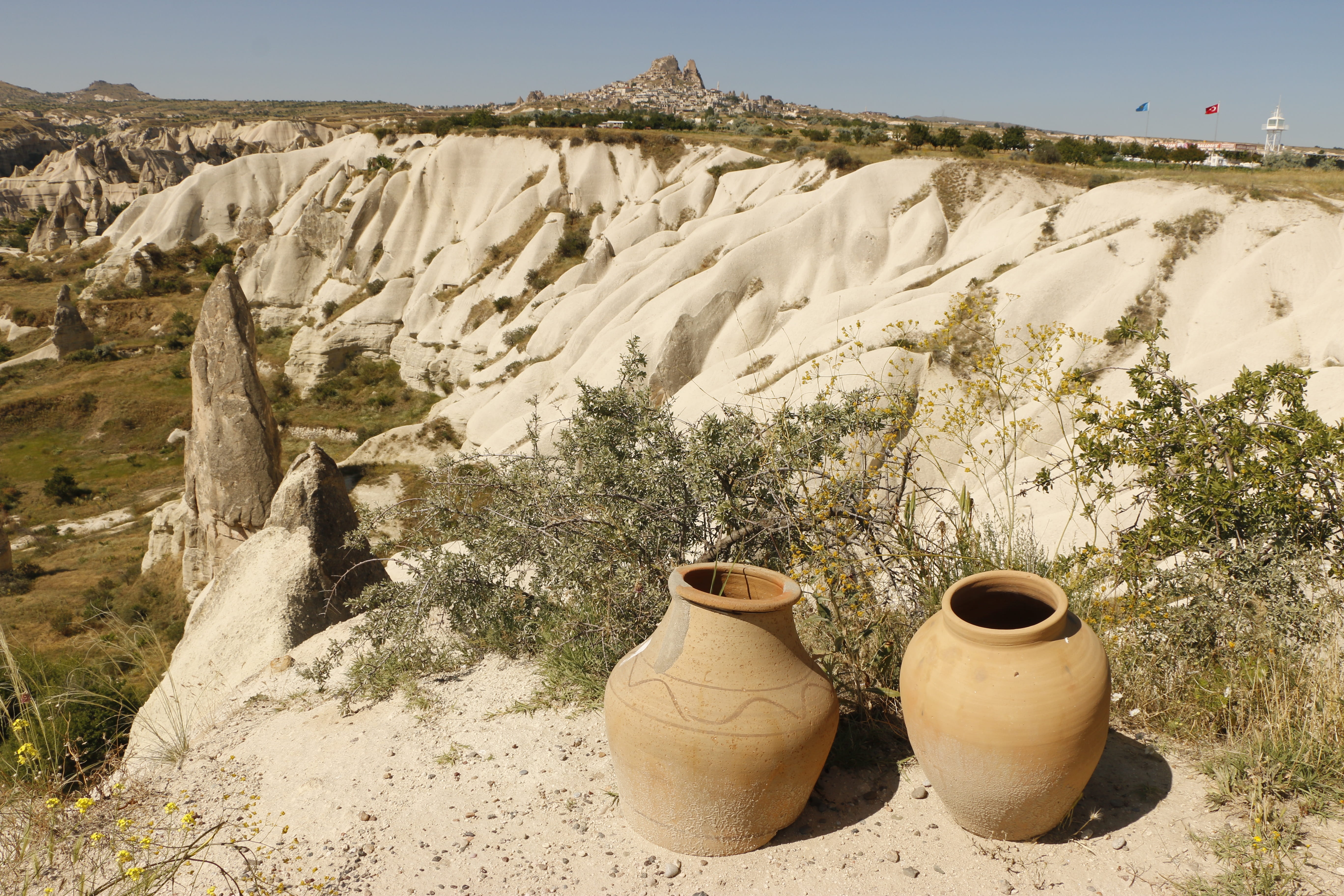 5K, pots, day, valley, scenics - nature, sunlight, sky, nature, environment, cappadocia, clay, tranquility, non-urban scene, art and craft, flower pot, HD Wallpaper