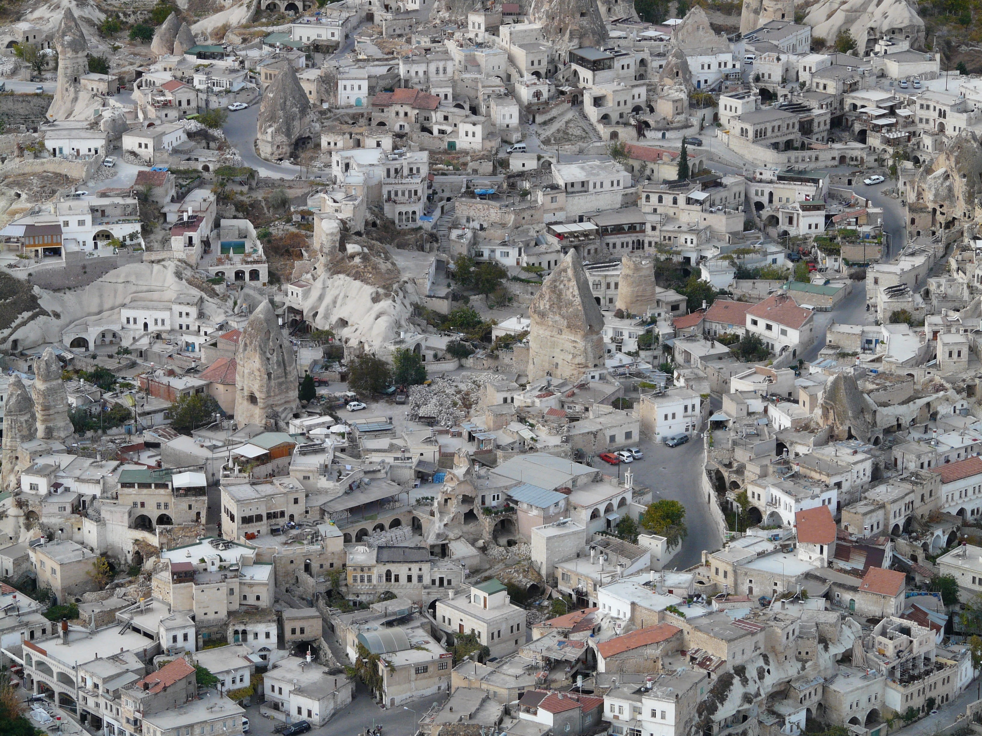 high angle view, built structure, town, unesco world heritage, minarets, townscape, day, uchisar, chaos, outdoors, castle rock, city, turkey, nevşehir province, HD Wallpaper