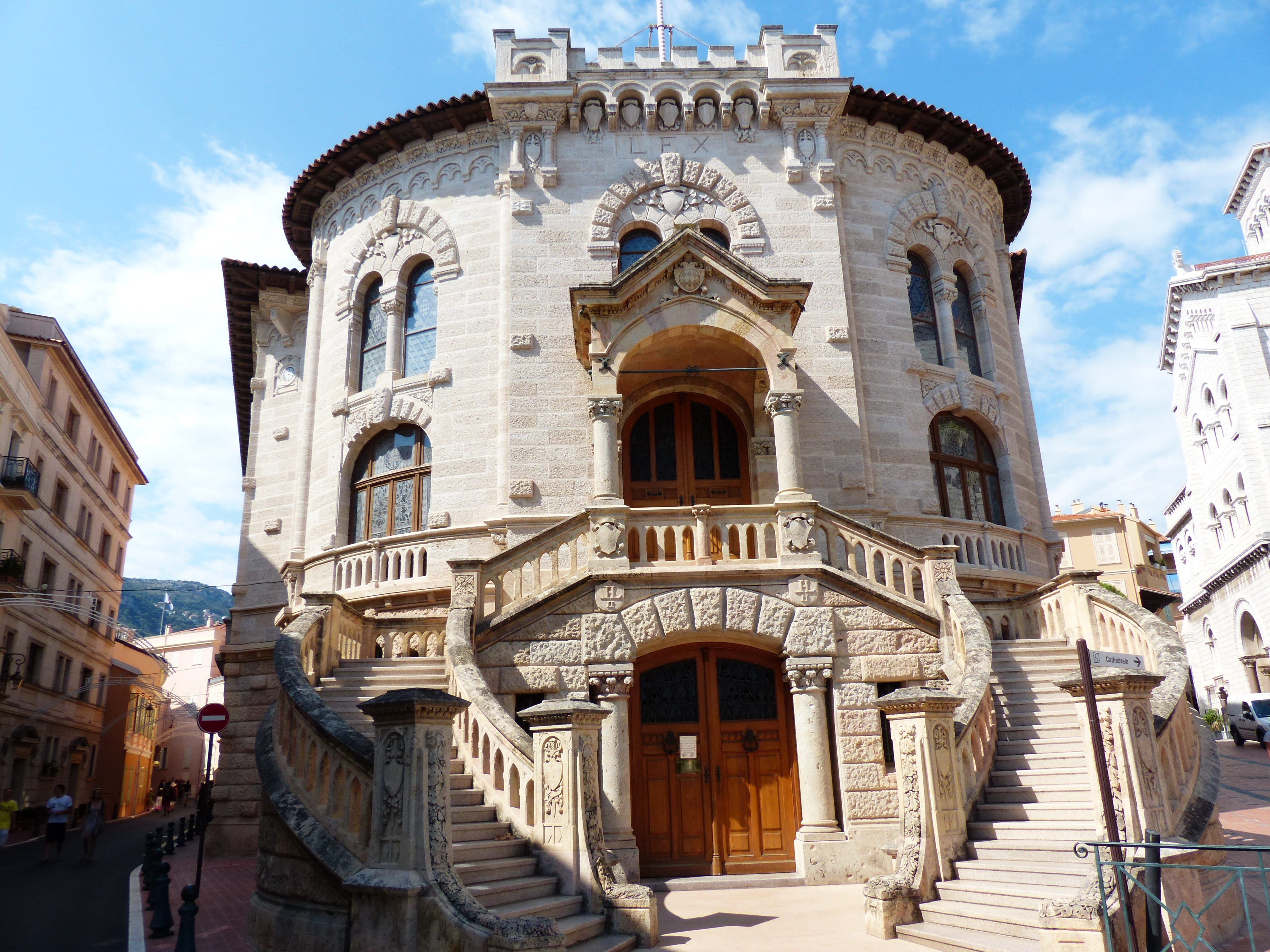 travel destinations, building exterior, no people, building, travel, monaco, the past, arch, sky, tufa, low angle view, outdoors, facade, palace of justice, HD Wallpaper