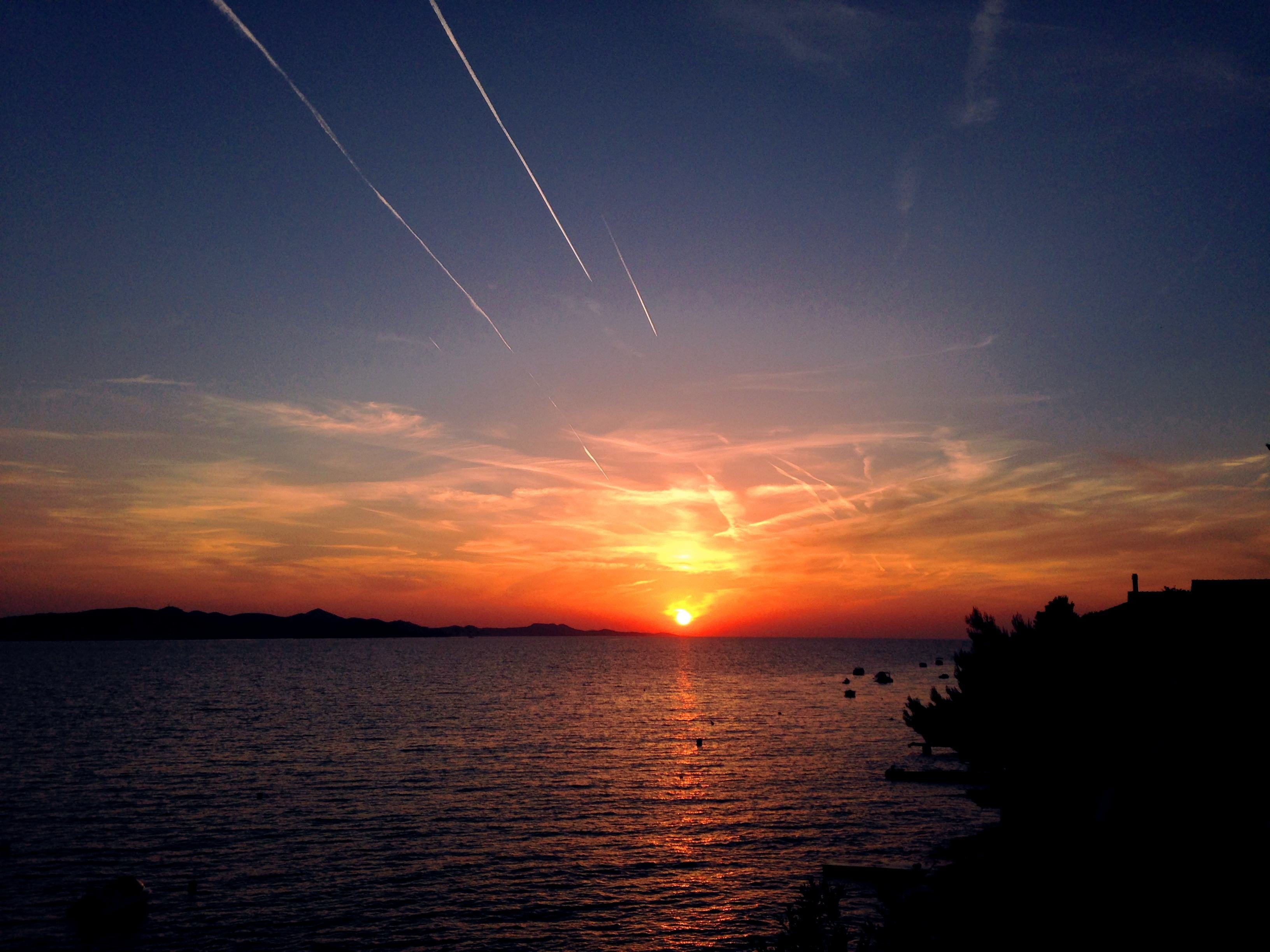 cloud - sky, idyllic, waterfront, no people, table, sea, scenics - nature, beauty in nature, sky, dusk, land, tranquil scene, wooden, rectangular, sunset, HD Wallpaper