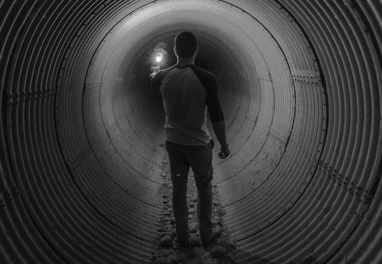 circle, one person, pattern, standing, tunnel, casual clothing, men, leisure activity, architecture, 720P, rear view, full length, lifestyles, indoors, HD Wallpaper