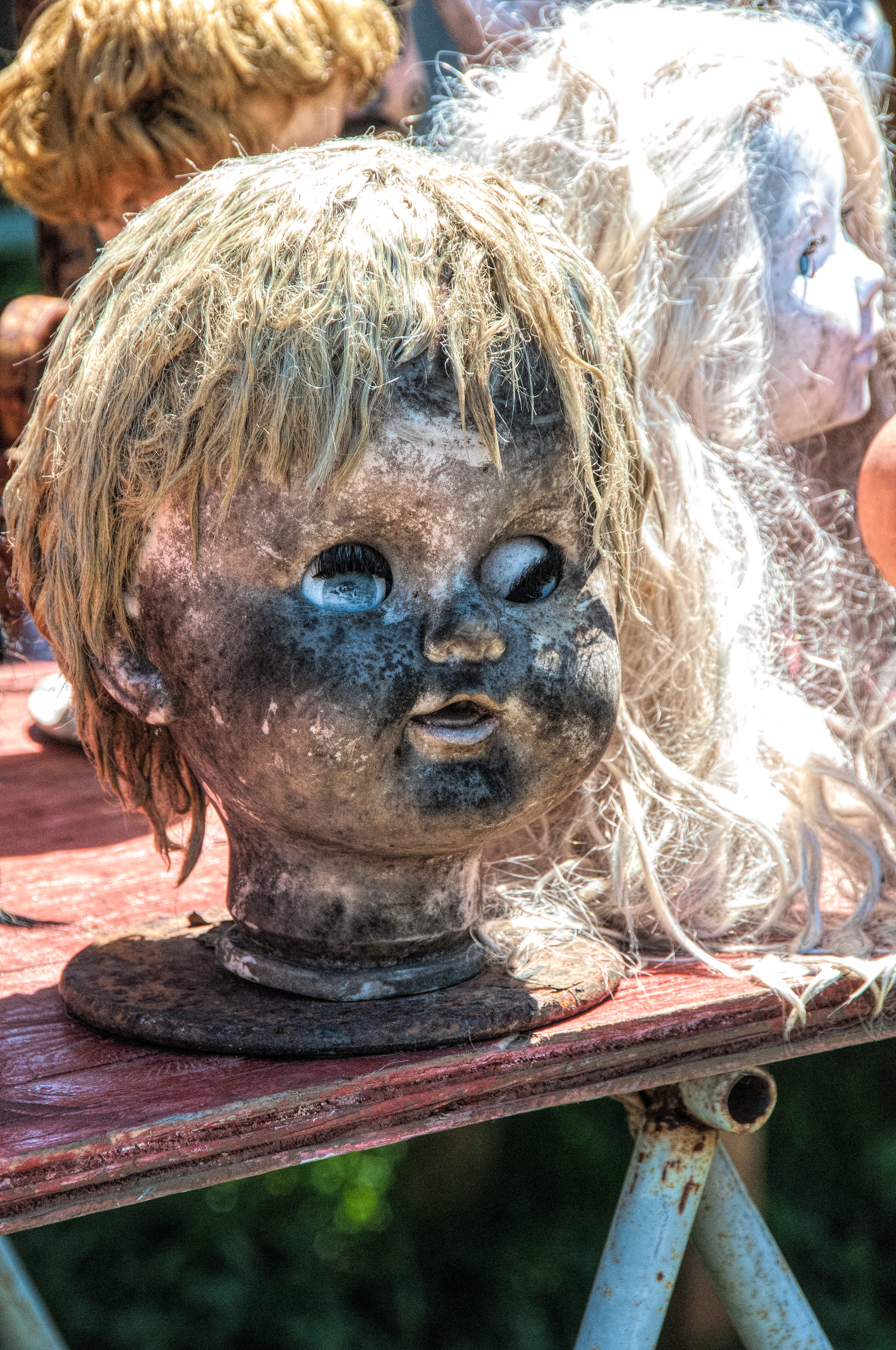 broken, abandoned, united states, representation, 4K, evil, art and craft, focus on foreground, hair, old, dirt, statue, sculpture, human representation, Phone HD Wallpaper