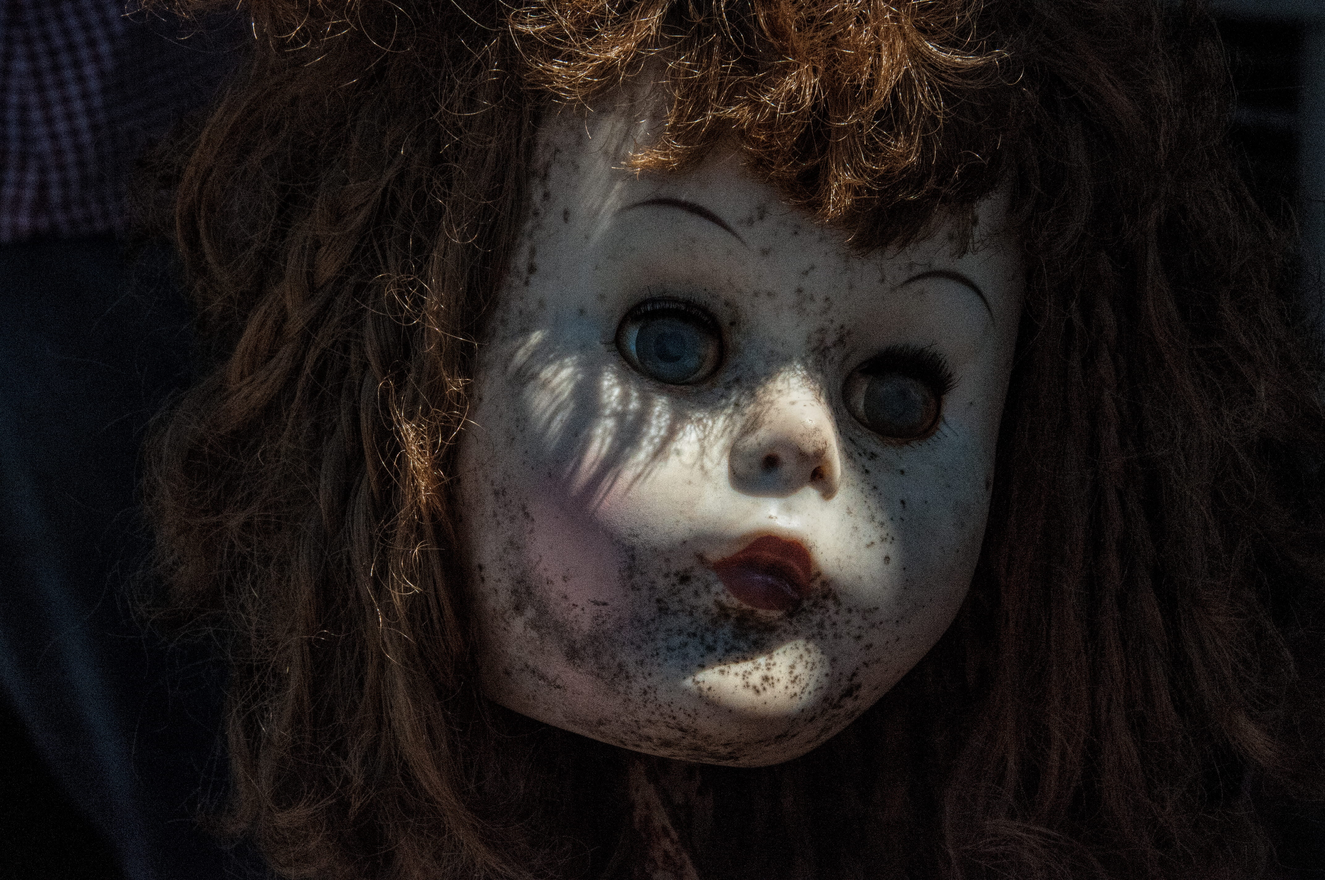 girls, dark, scarry, play, lifestyles, round top, headshot, fear, antique, broken, looking at camera, hair, dirty, toy, doll, human face, messy, hallowen, HD Wallpaper