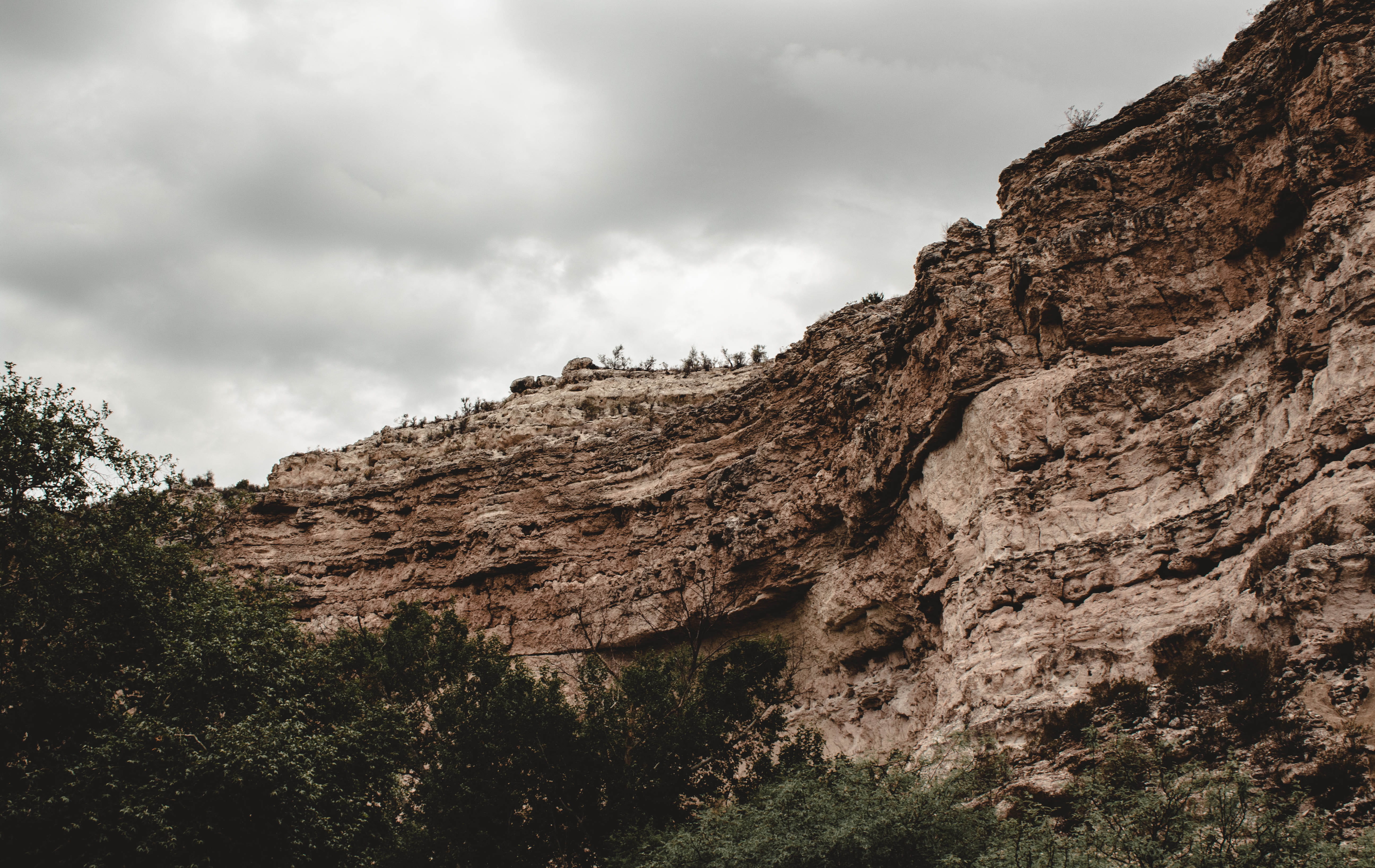 day, rock, land, beaver creek, formation, plant, low angle view, camp verde, growth, cliff, cloud - sky, 5K, outdoors, rock formation, tree, tranquility, HD Wallpaper