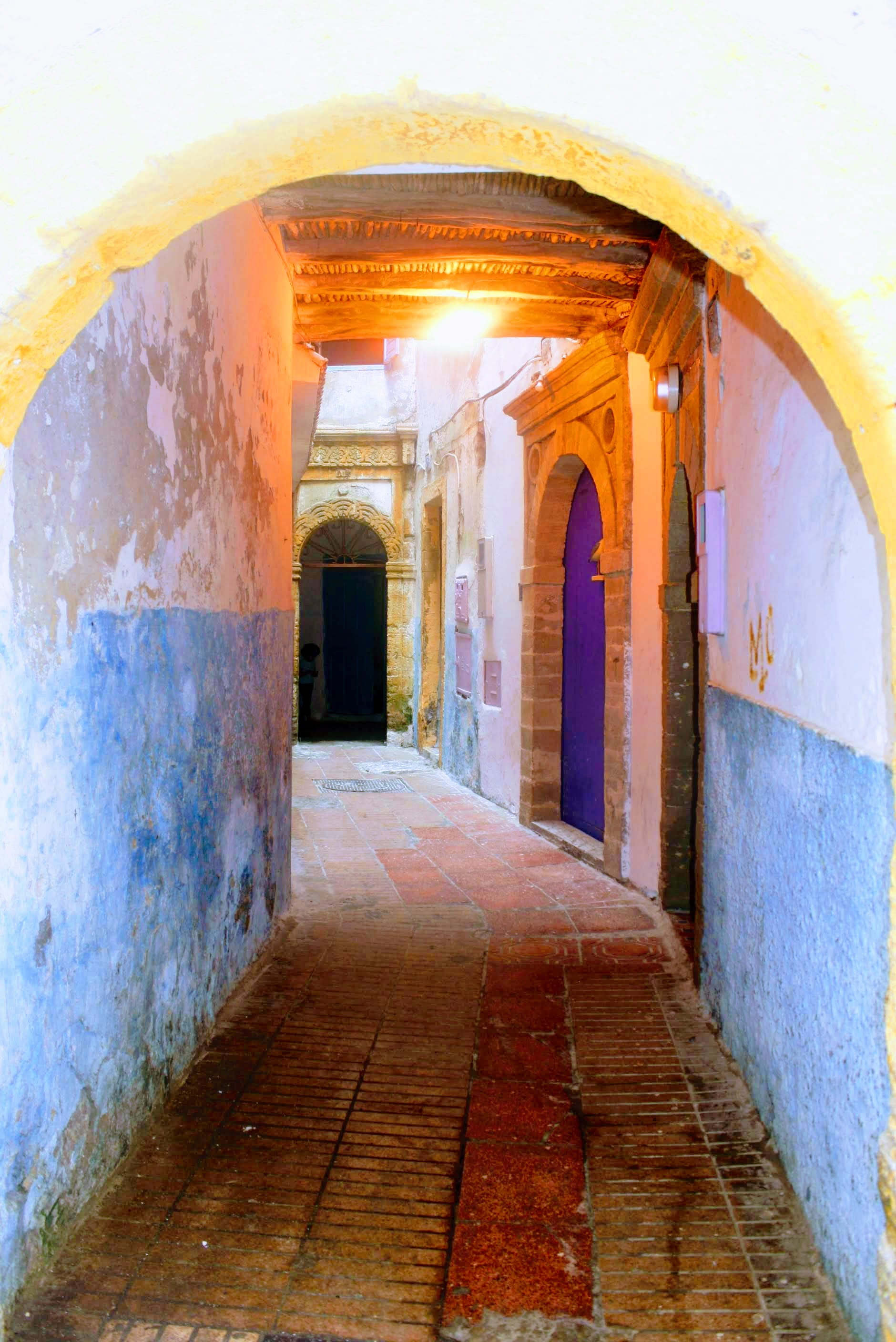 entrance, alley, building, gasse, outdoors, blue, door, no people, 2K, direction, archway, the past, the way forward, blau, morocco, wall, torbogen, long, Phone HD Wallpaper