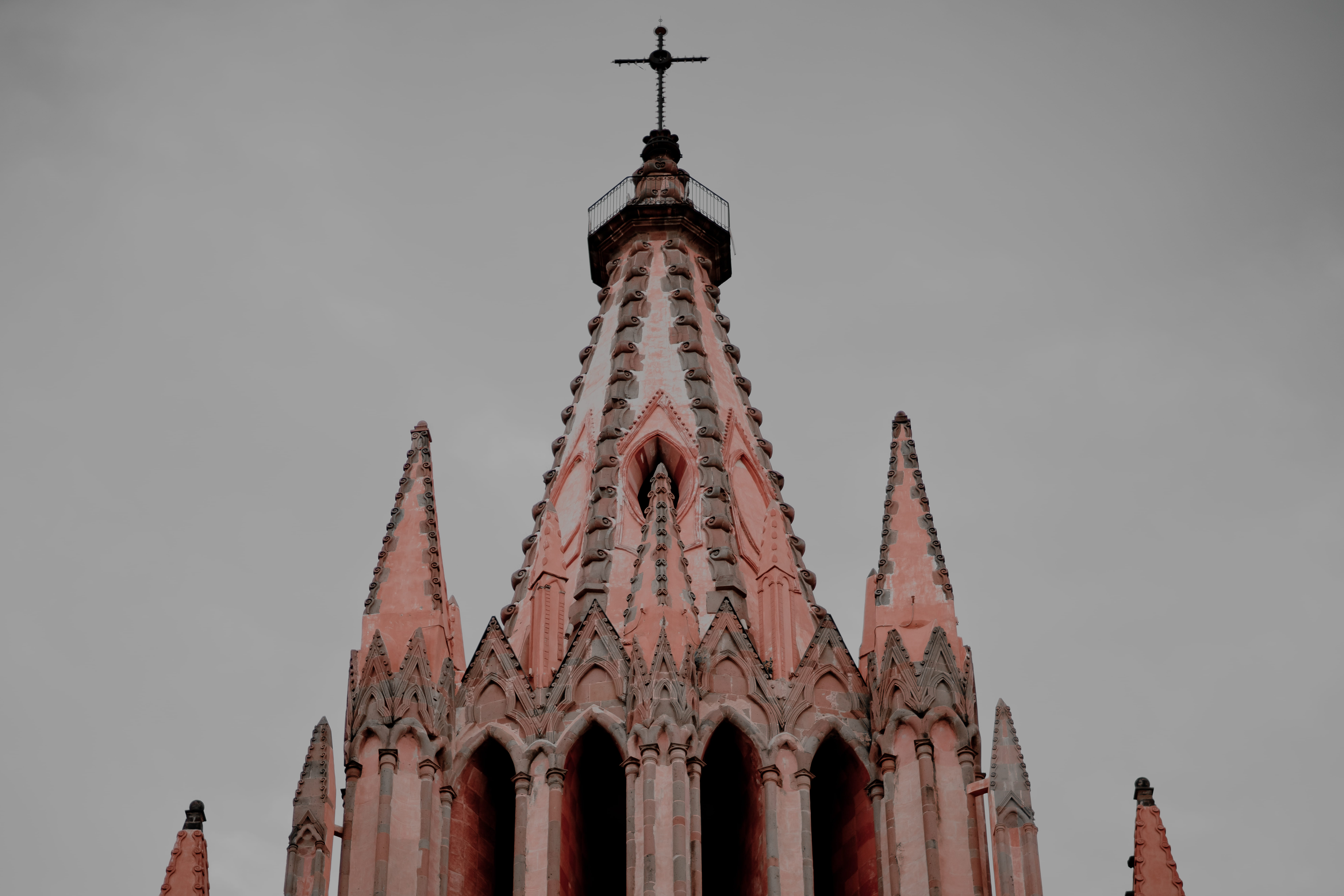 tower, 8K, spirituality, mexico, nature, no people, ornate, architecture, building, the past, architectural column, history, guanajuato, sony, cross, gothic style, HD Wallpaper