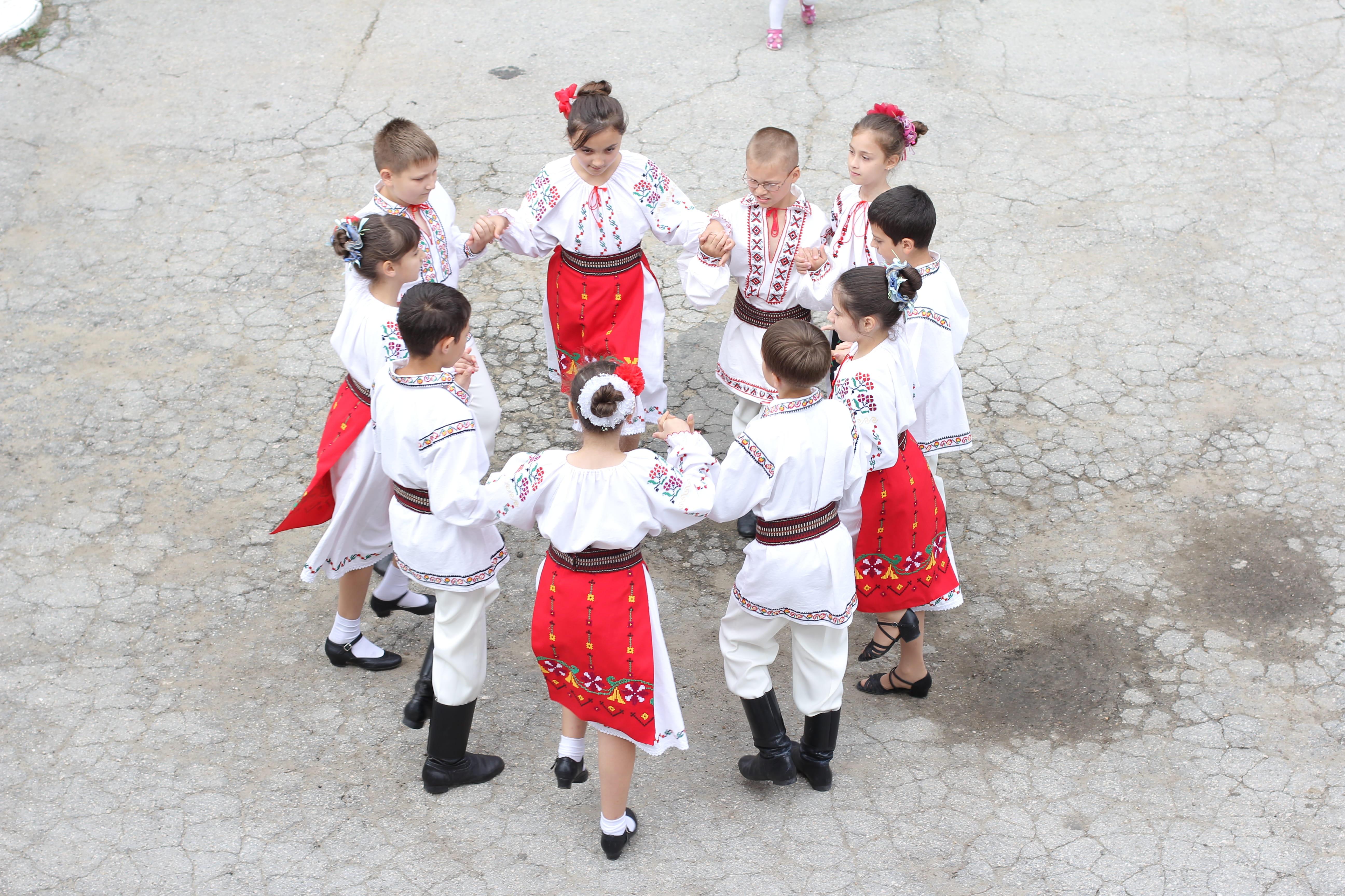offspring, women, day, boys, standing, hora, clothing, 5K, men, group of people, girls, kids, medium group of people, uniform, childhood, red, chisinau, HD Wallpaper