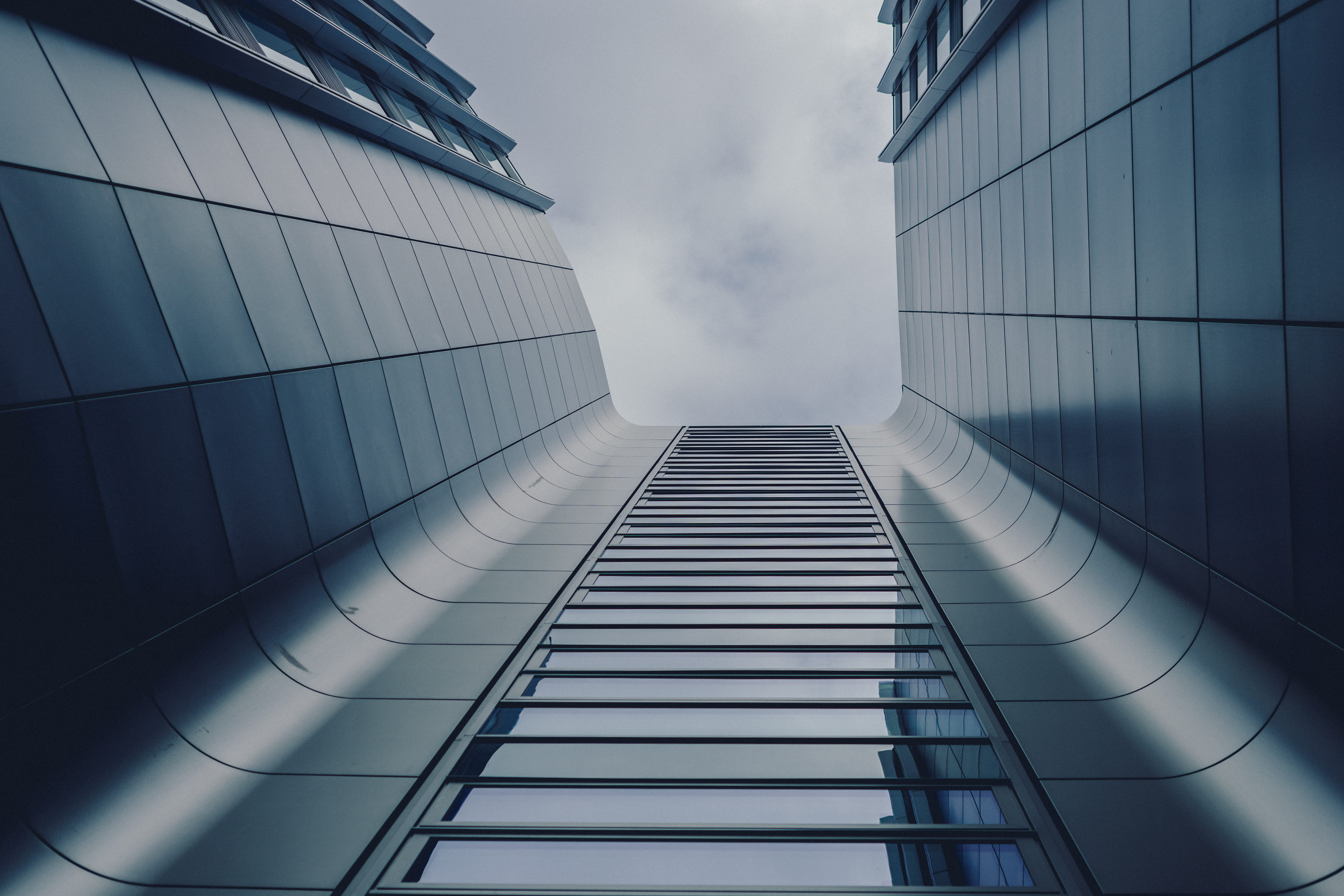 building, sky, glass, day, no people, nature, tower, tall - high, office, eyeview, low angle view, built structure, office building exterior, skyscraper, HD Wallpaper